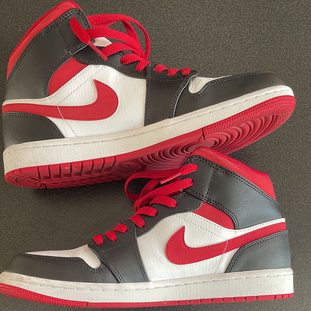 Nike Air Jordan 1 Mid "White/Gym Red Black"