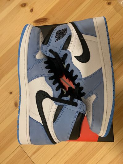 Nike Air Jordan 1 High OG "University Blue"