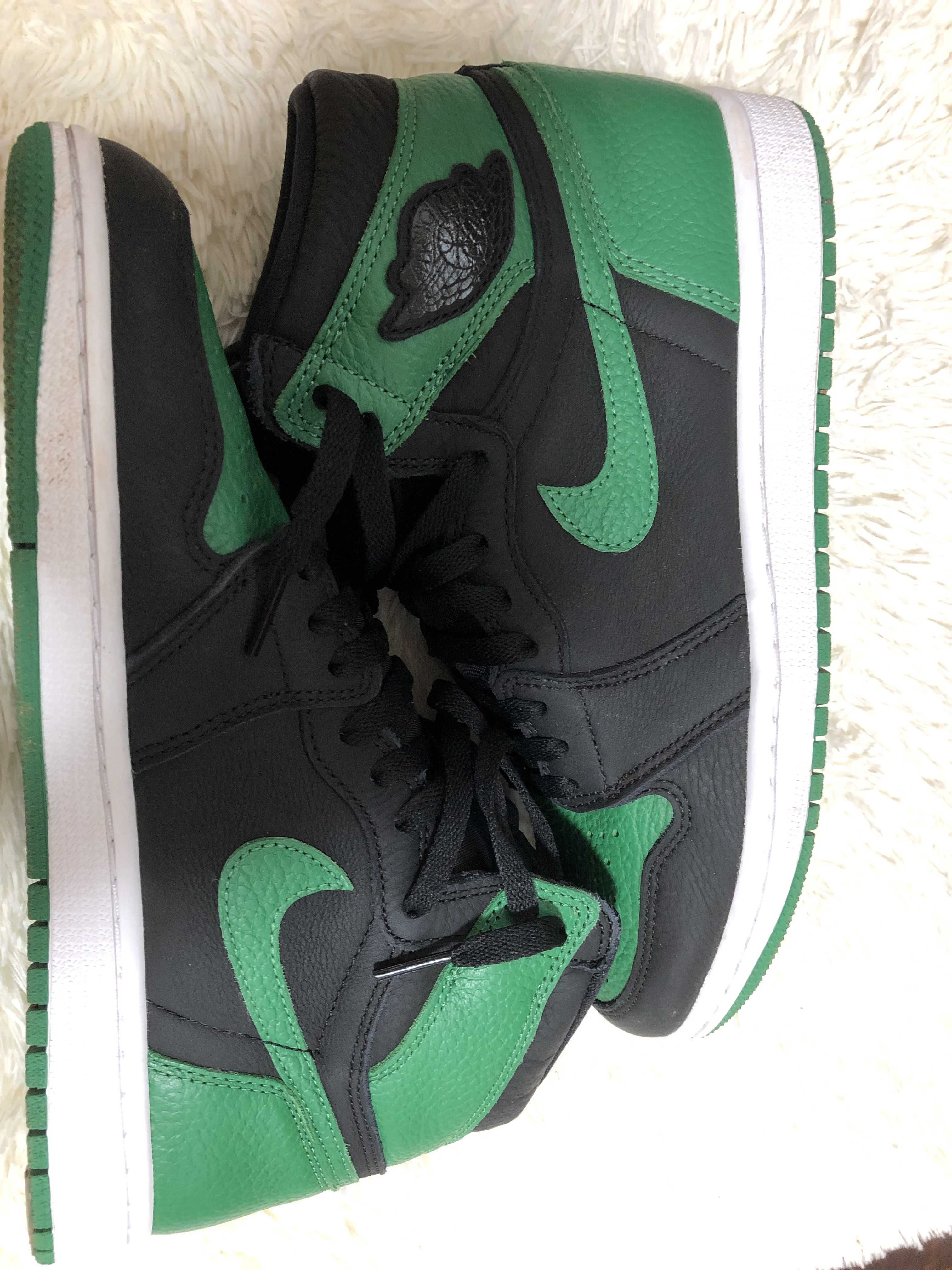 Nike Air Jordan 1 Retro High OG "Black/Pine Green" (2020)      