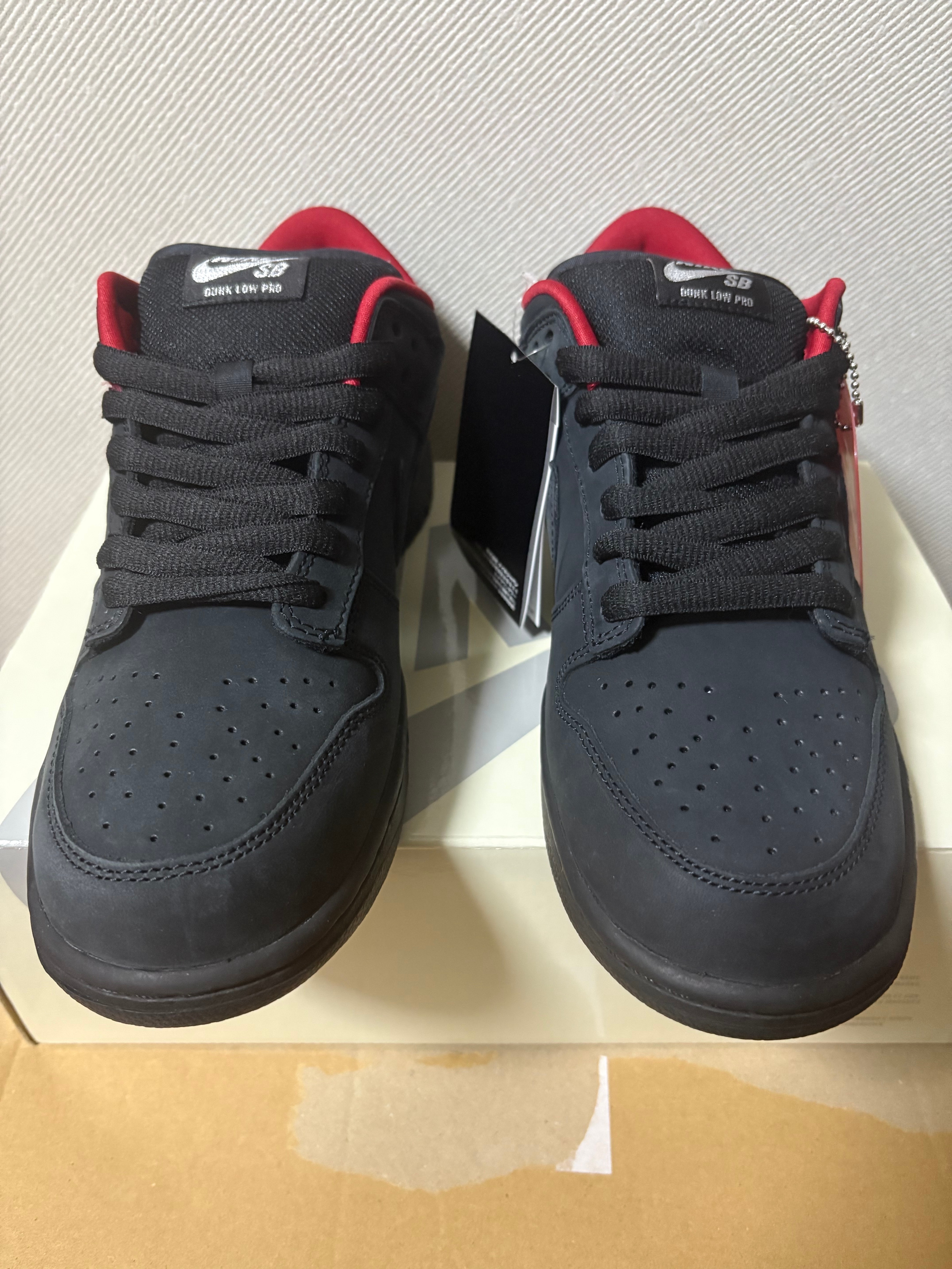 シュプリーム × ナイキ SB ダンク ロー "ブラック" (25FW Week2)