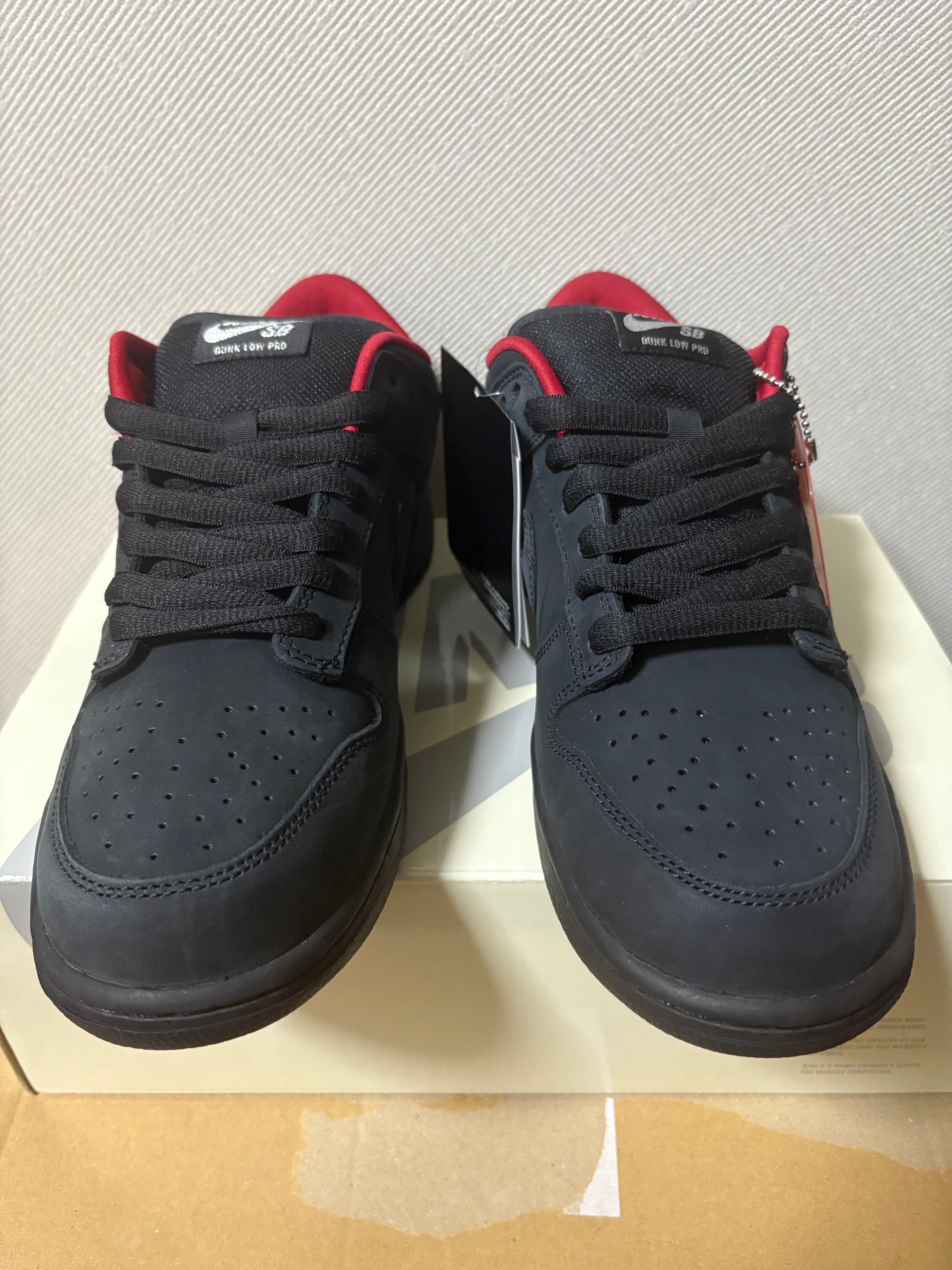 シュプリーム × ナイキ SB ダンク ロー "ブラック" (25FW Week2)