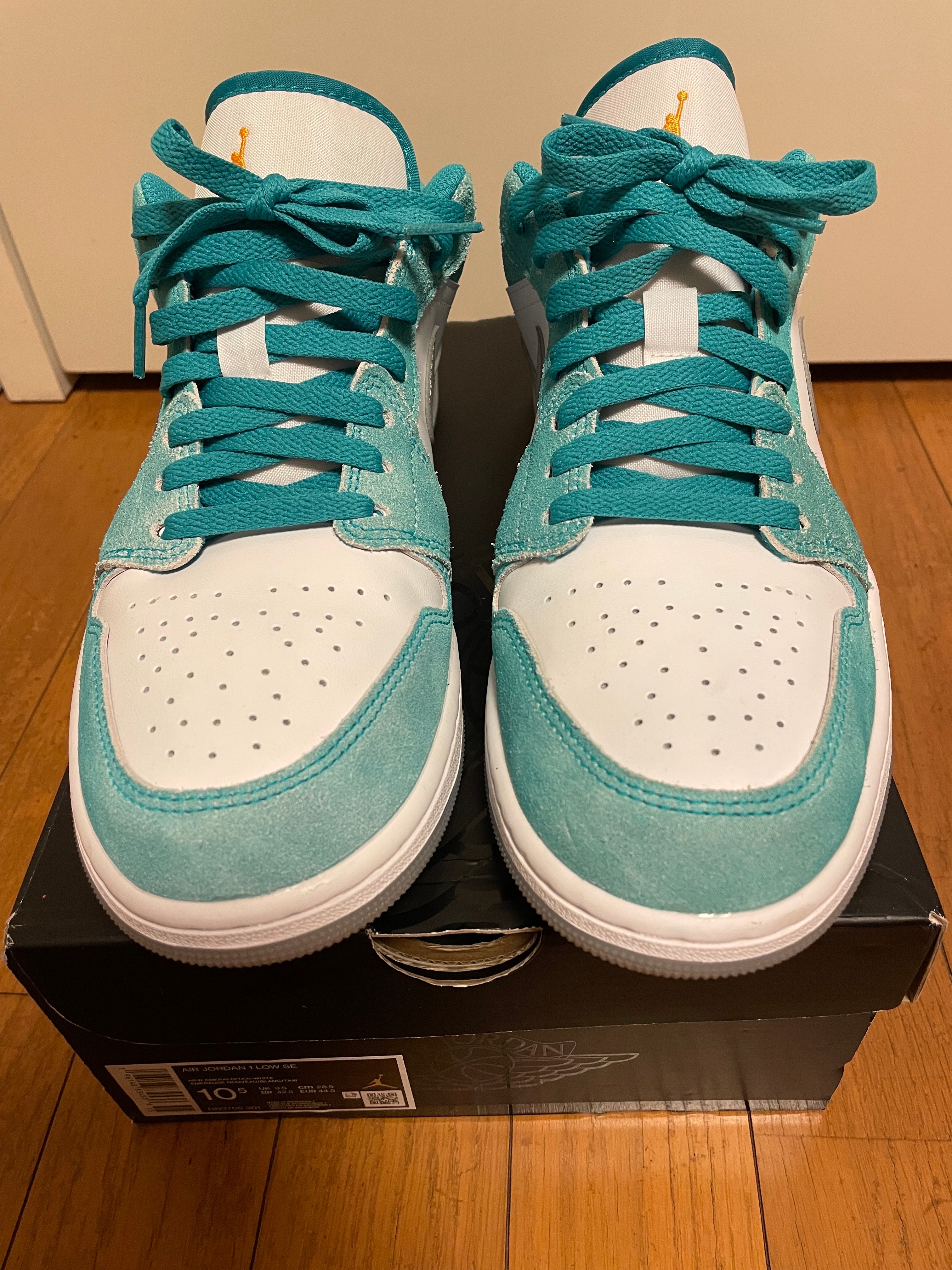 Nike Air Jordan 1 Low SE "New Emerald"