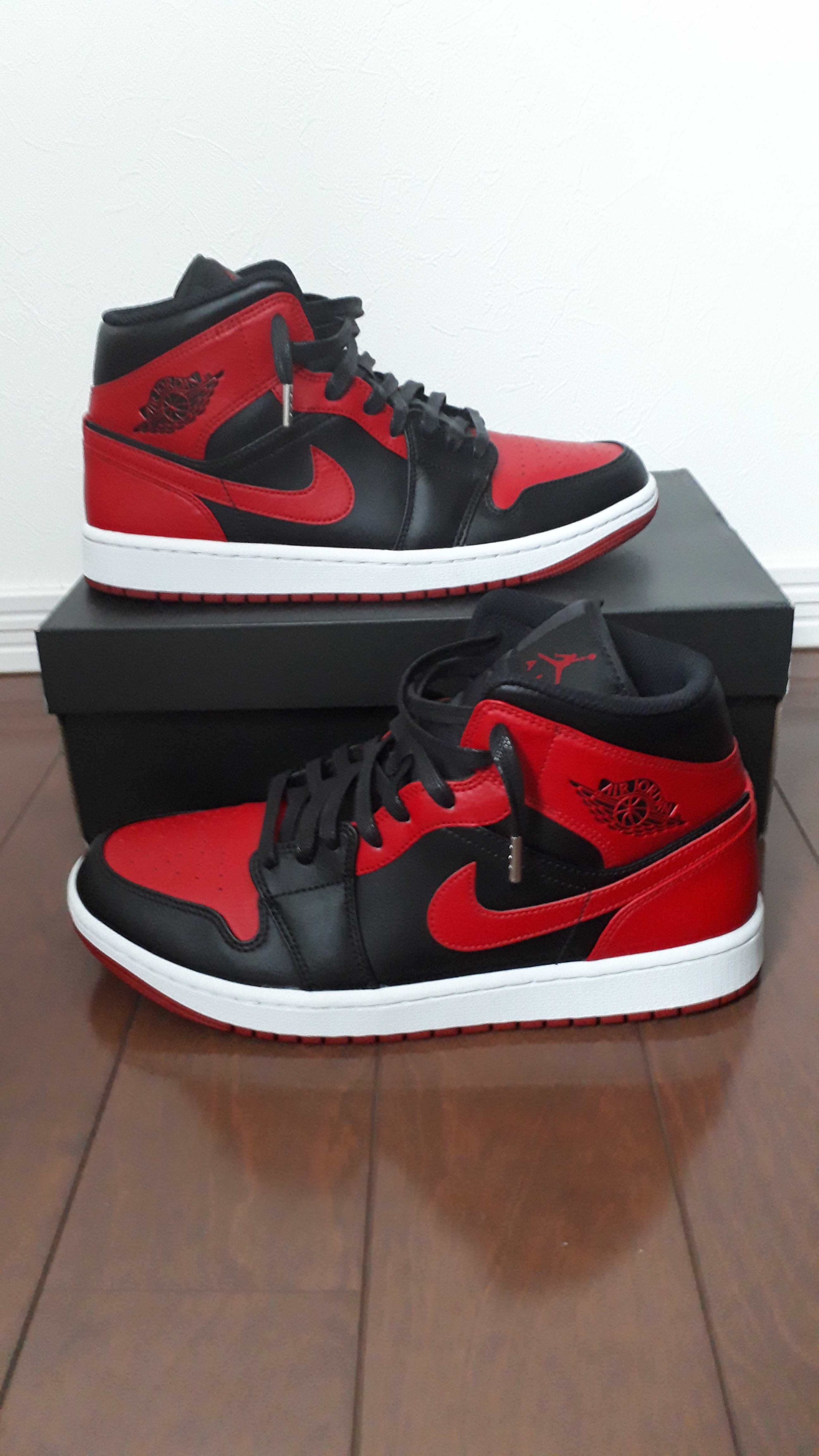 Nike Air Jordan 1 Mid "Bred"