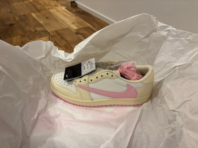 Travis Scott × Nike Air Jordan 1 Retro Low OG "Muslin/Shy Pink"