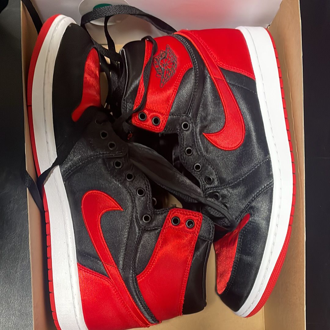 Nike Women's Air Jordan 1 Retro High OG "Satin Bred"