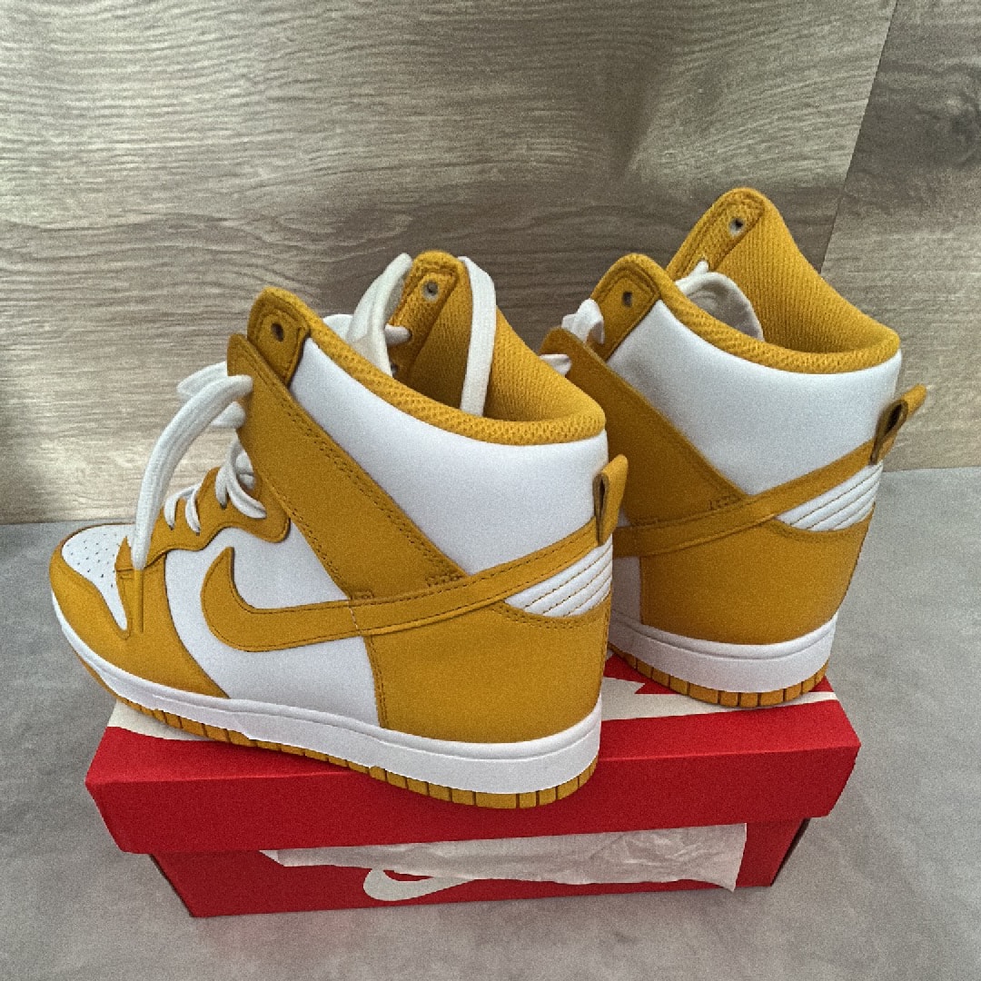 NIKE Women's DUNK HIGH "DARK SULFUR"