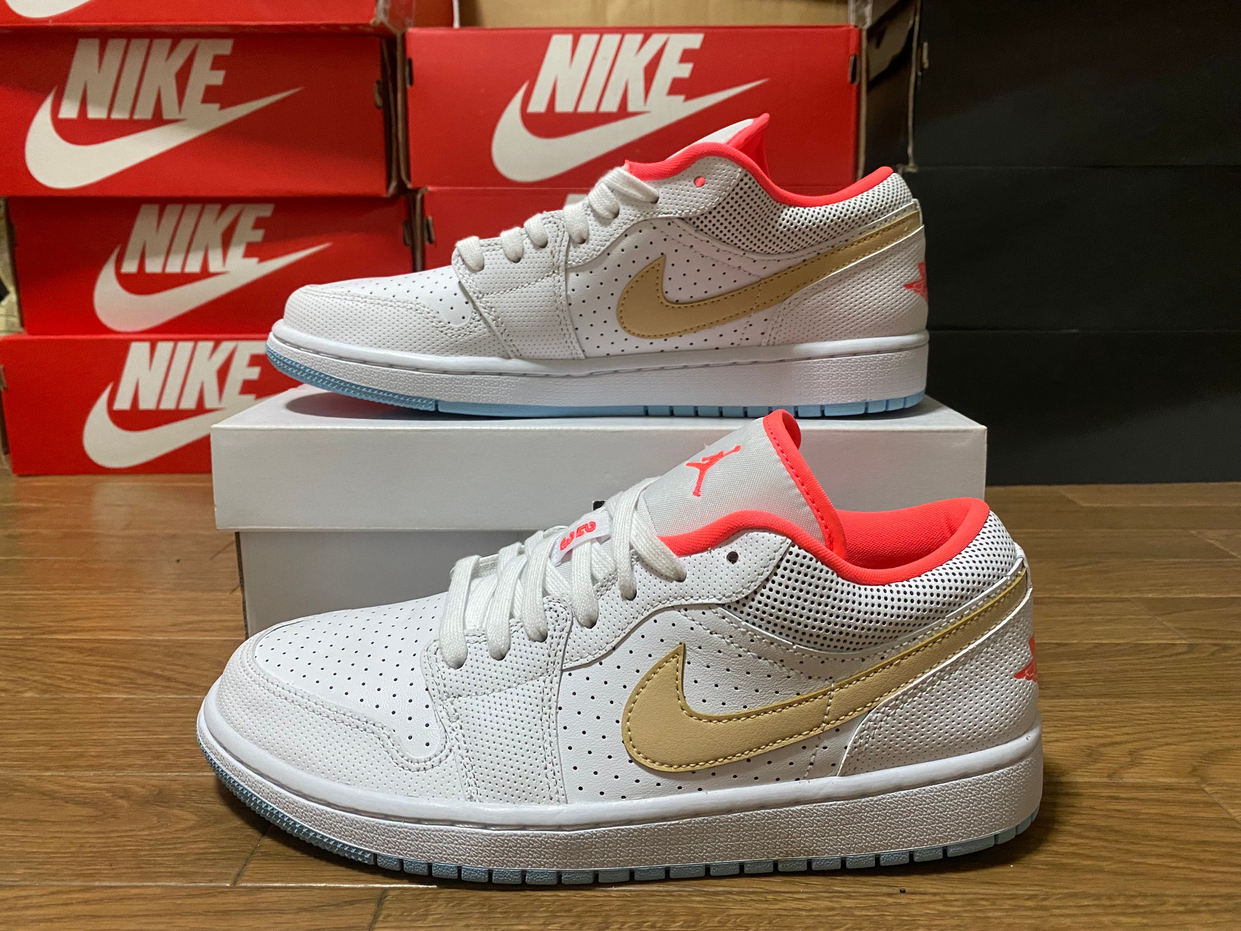 Nike Women's Air Jordan 1 Low SE "Flash Crimson"