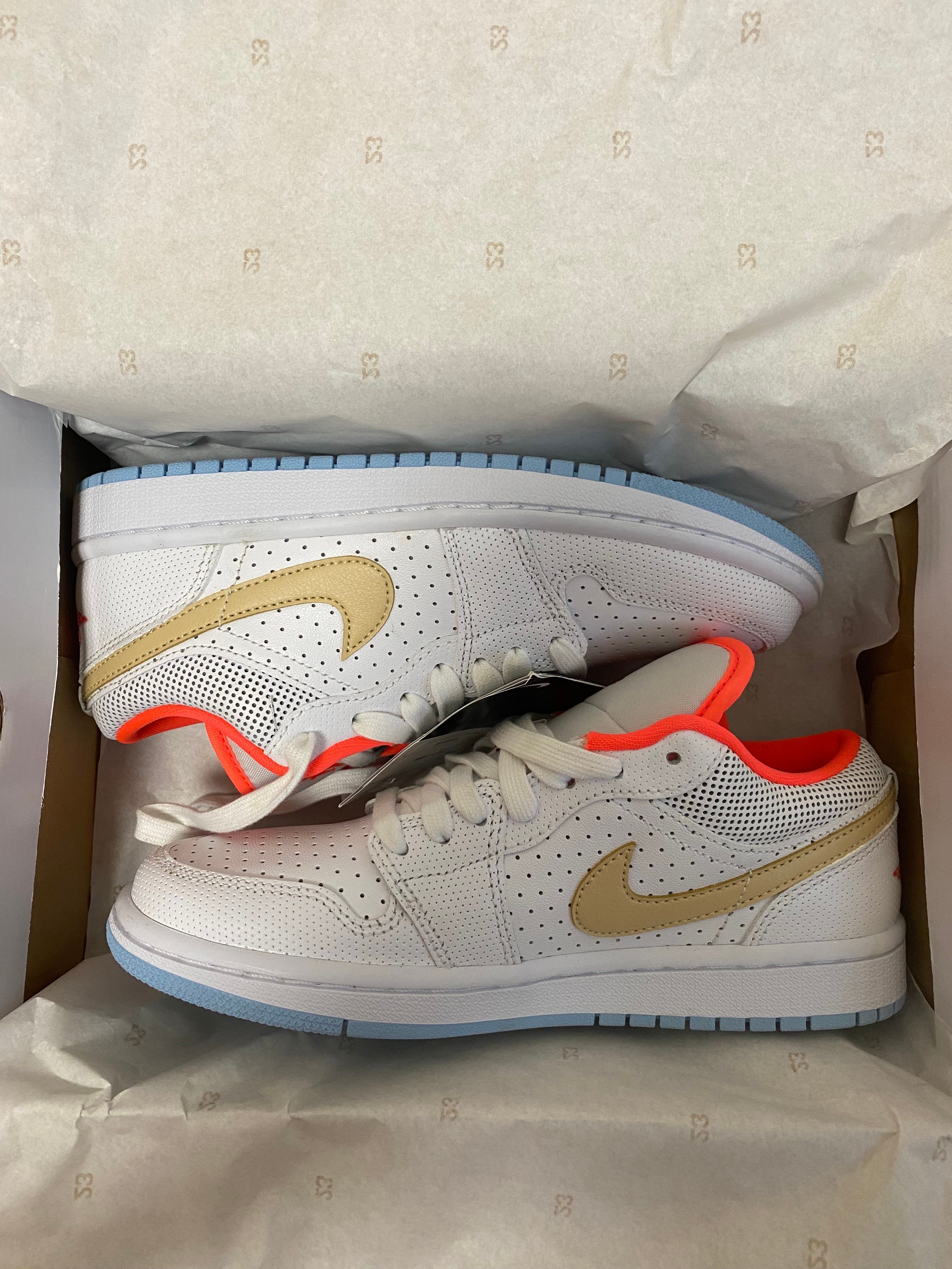 Nike Women's Air Jordan 1 Low SE "Flash Crimson"