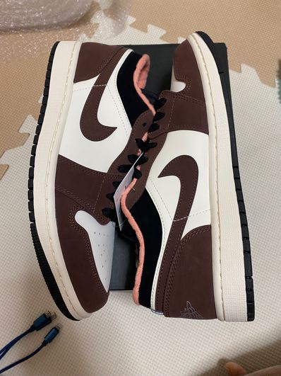 Nike Air Jordan 1 Low SE "Light Chocolate" / "Mocha Brown"