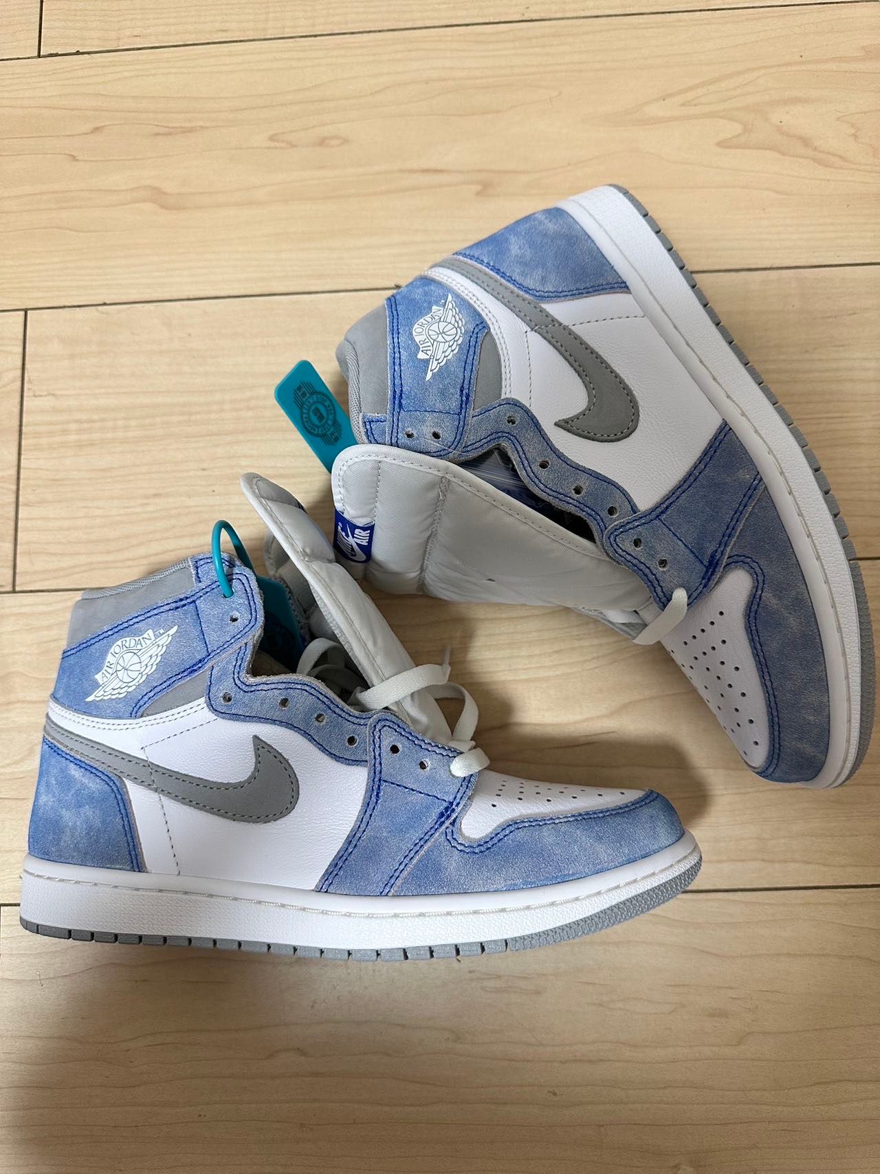 Nike Air Jordan 1 High OG "Hyper Royal"
