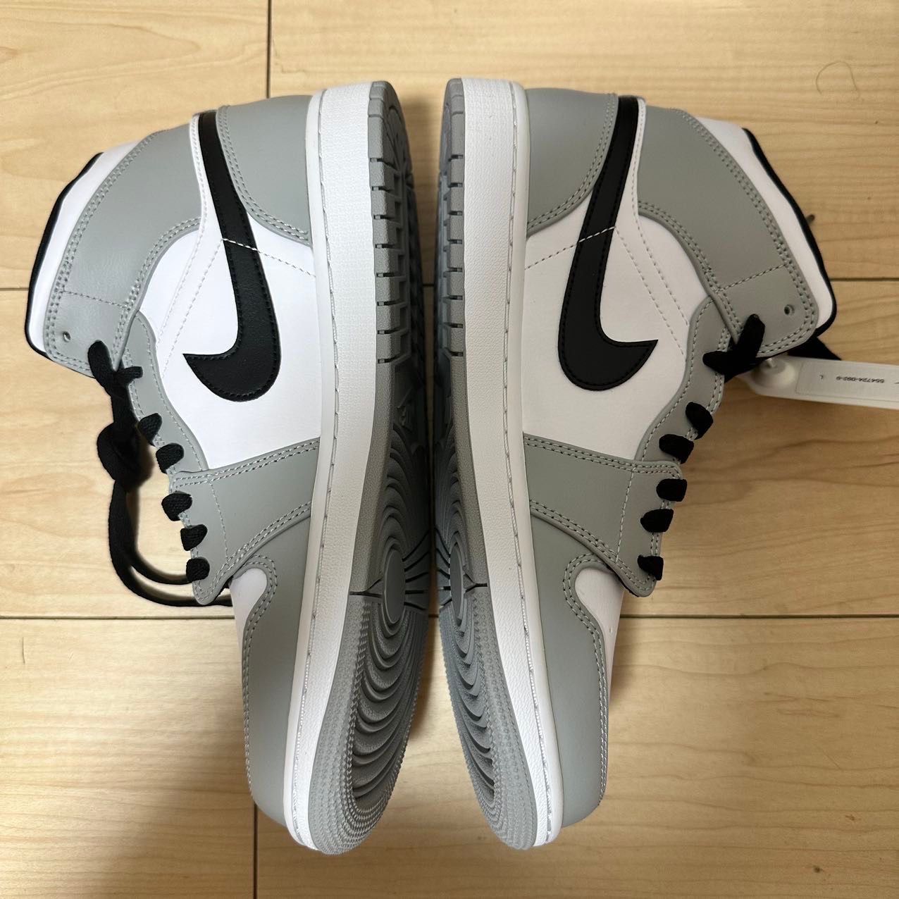 Nike Air Jordan 1 Mid "Light Smoke Grey/White/Black"