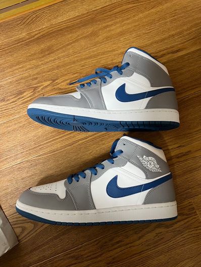 Nike Air Jordan 1 Mid "True Blue"