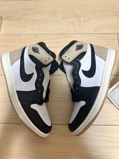 Nike Women's Air Jordan 1 Retro High OG "Latte"