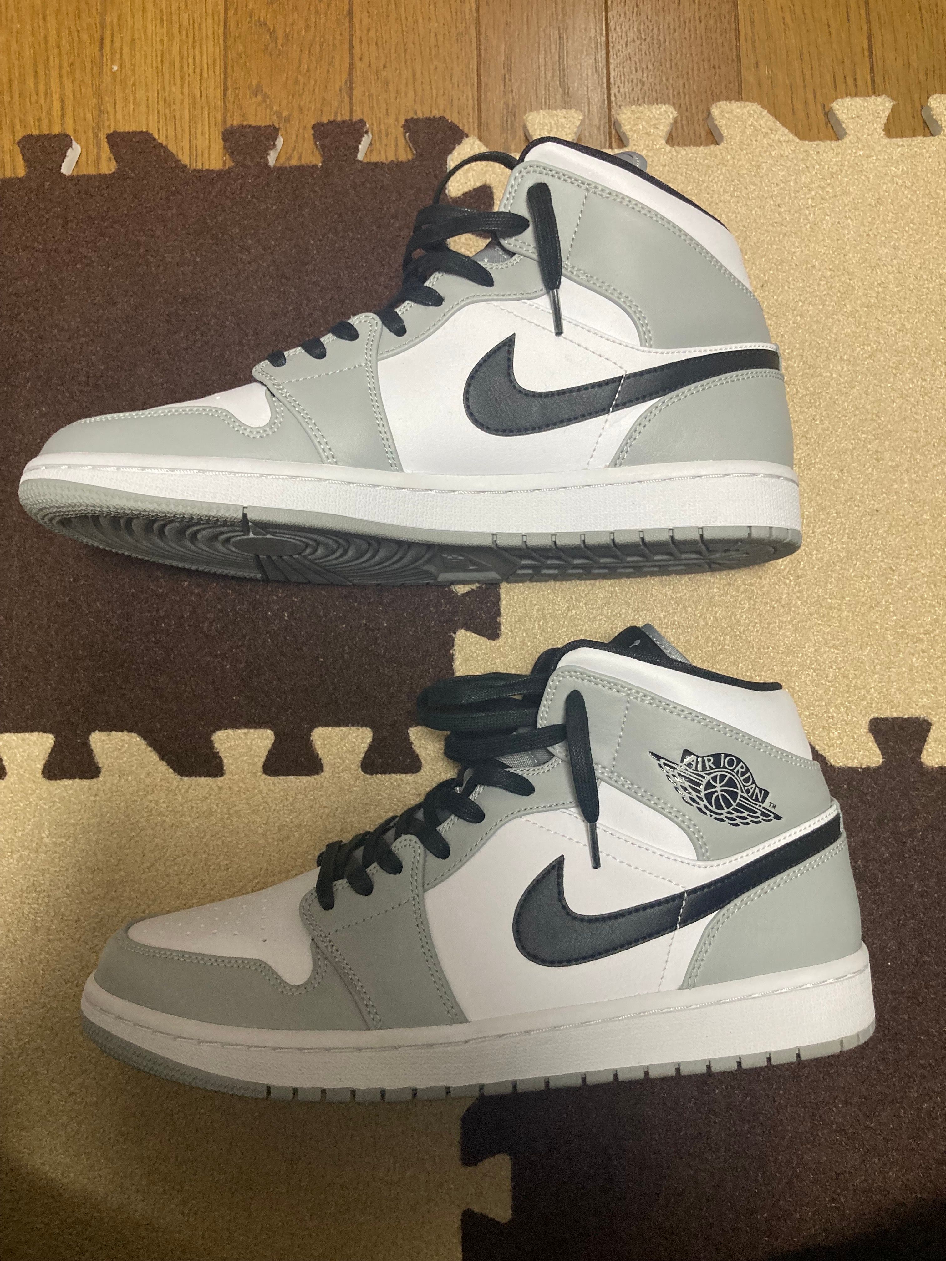 Nike Air Jordan 1 Mid "Light Smoke Grey/White/Black"