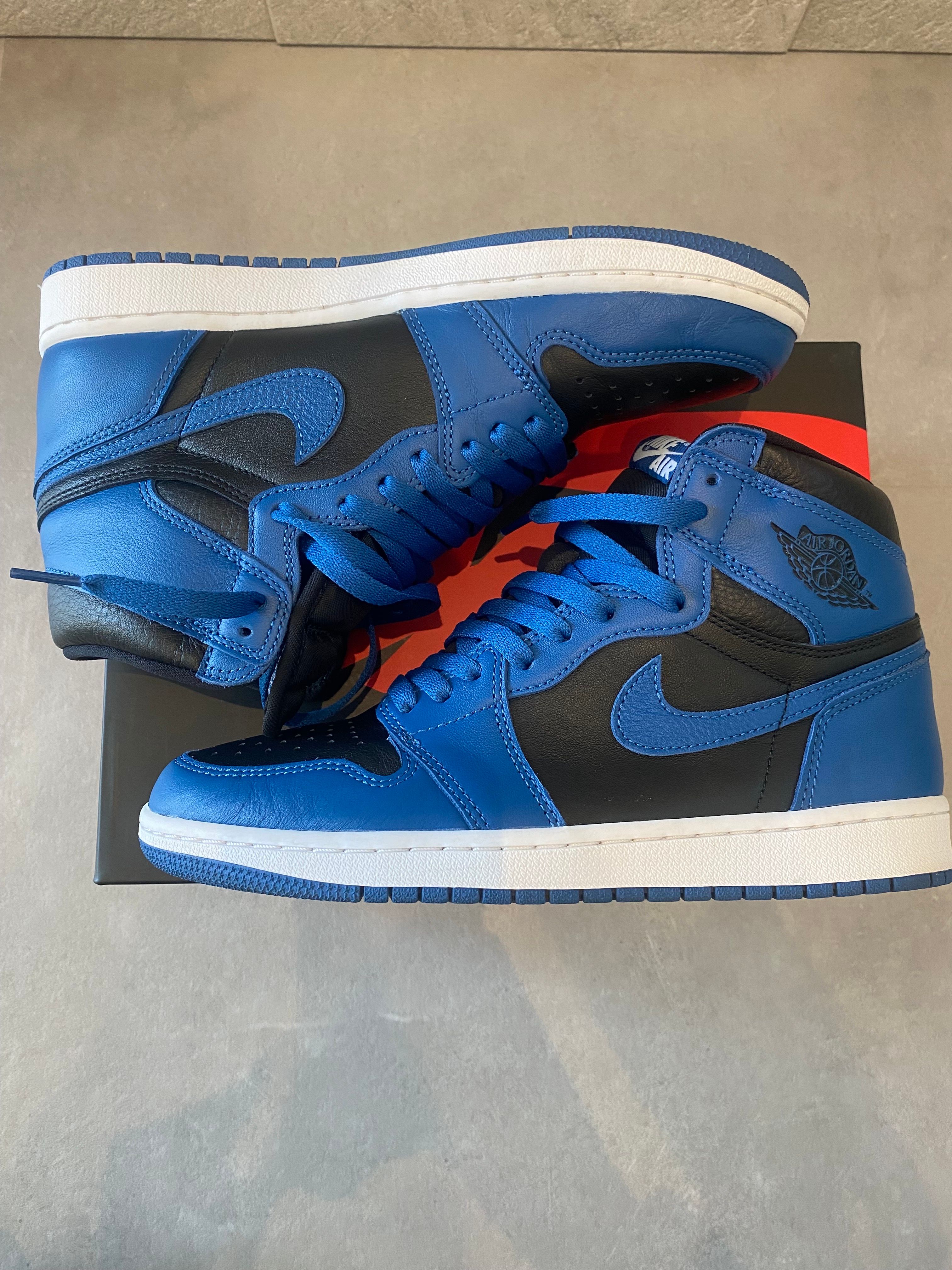 Nike Air Jordan 1 Retro High OG "Dark Marina Blue"