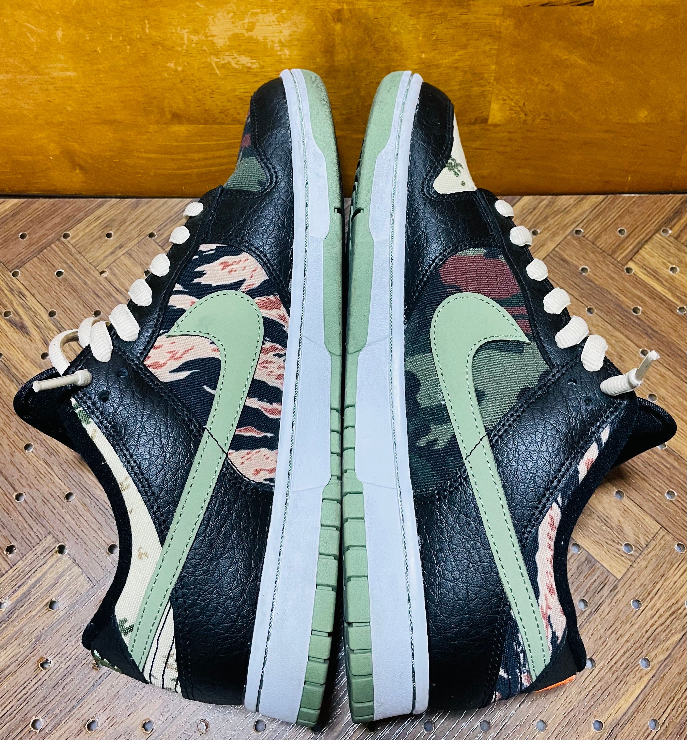 NIKE DUNK LOW SE "BLACK MULTI CAMO"