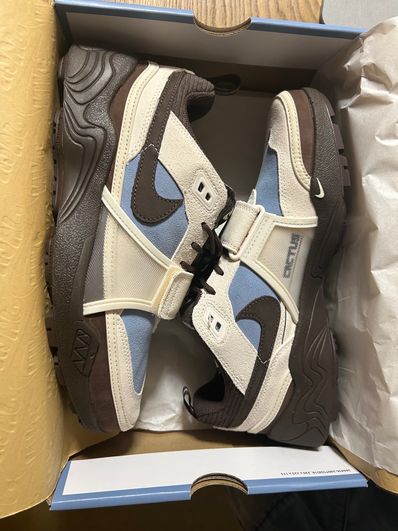 Travis Scott × Nike Zoom Field Jaxx "Pale Ivory and Leche Blue"