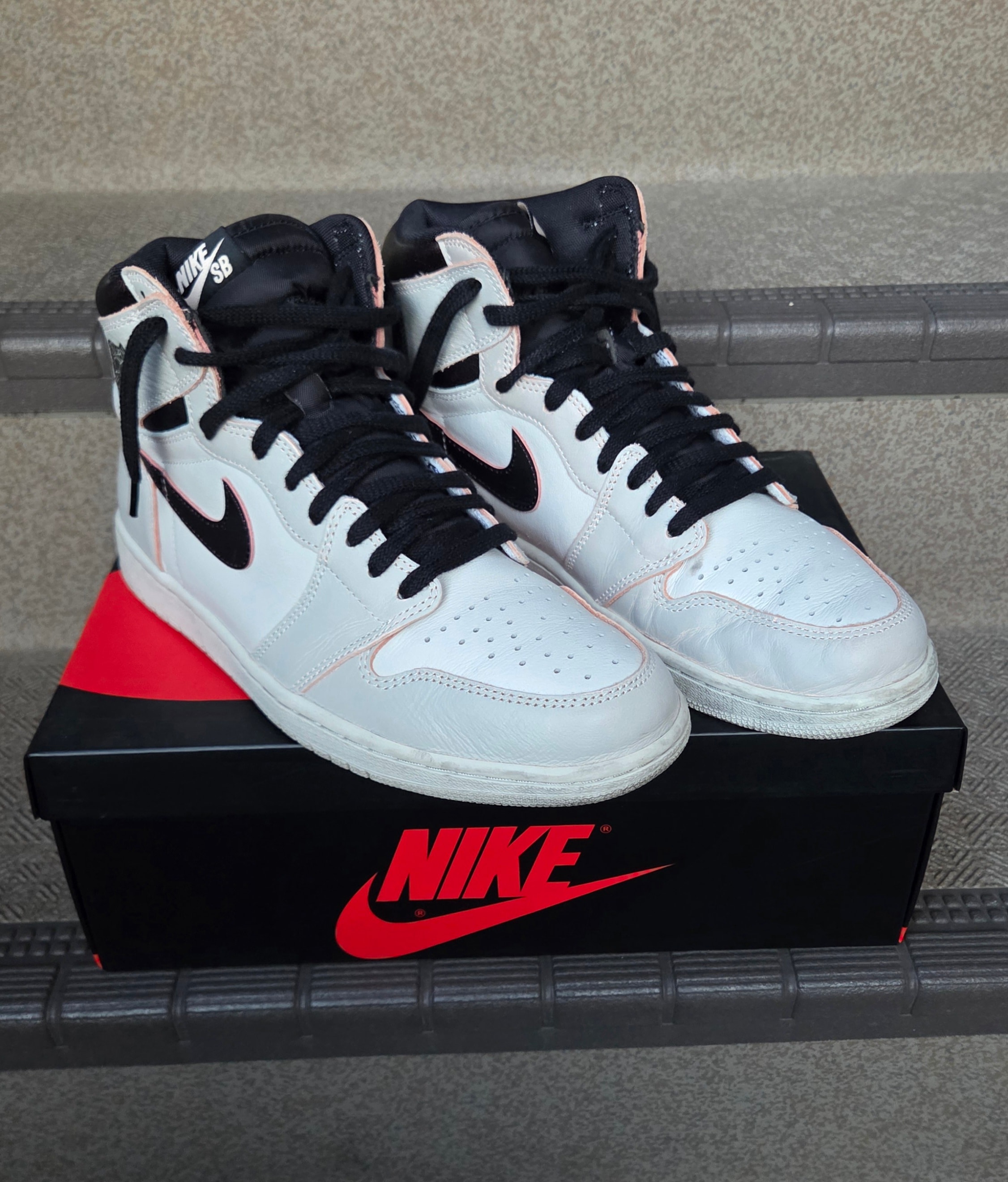 Nike SB × Air Jordan 1 High OG "NYC To Paris"