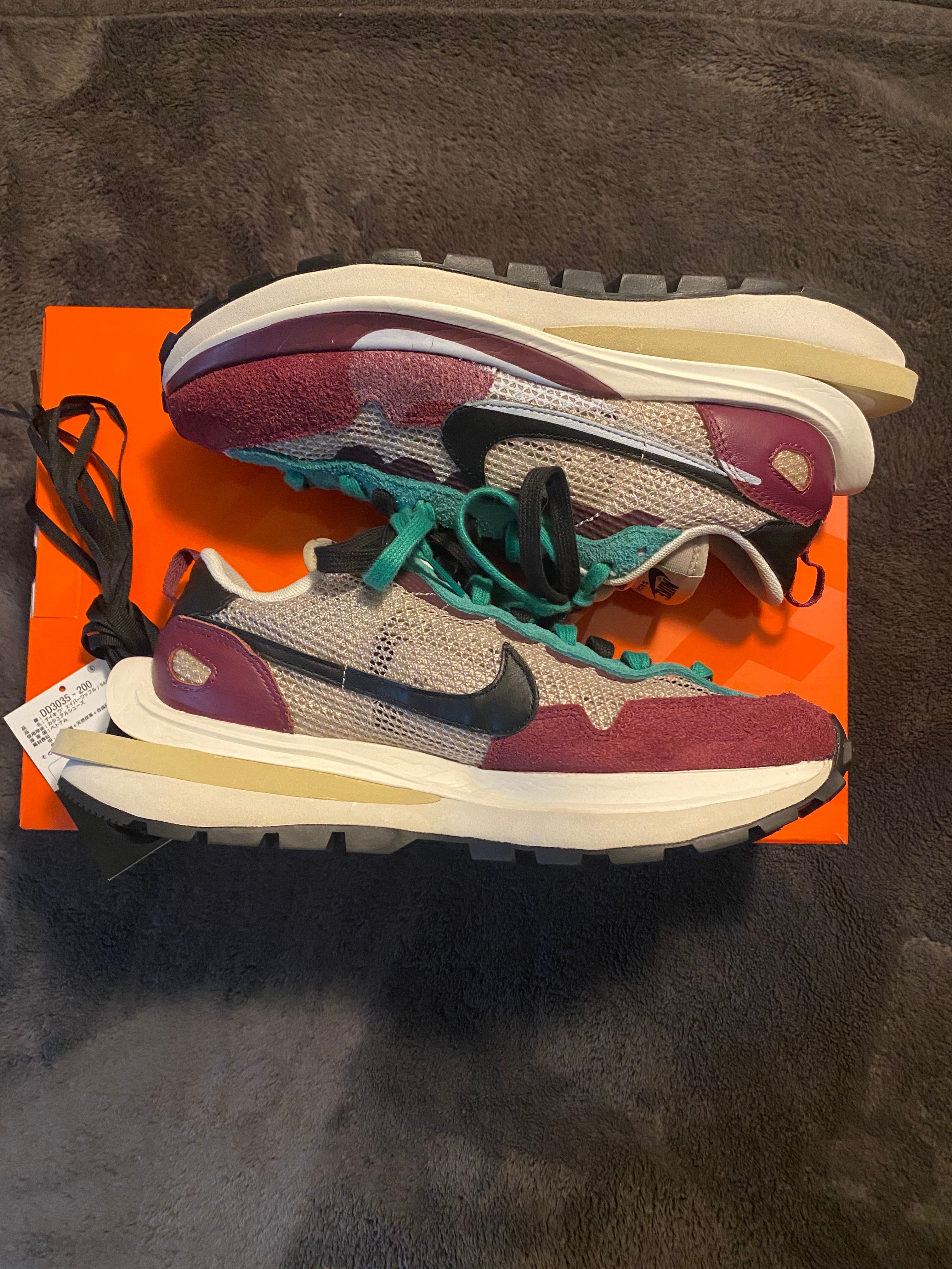 sacai × Nike Vapor Waffle "String/Red/Green"