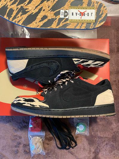 Sole Fly × Nike Air Jordan 1 Low "Black and Sport Red"