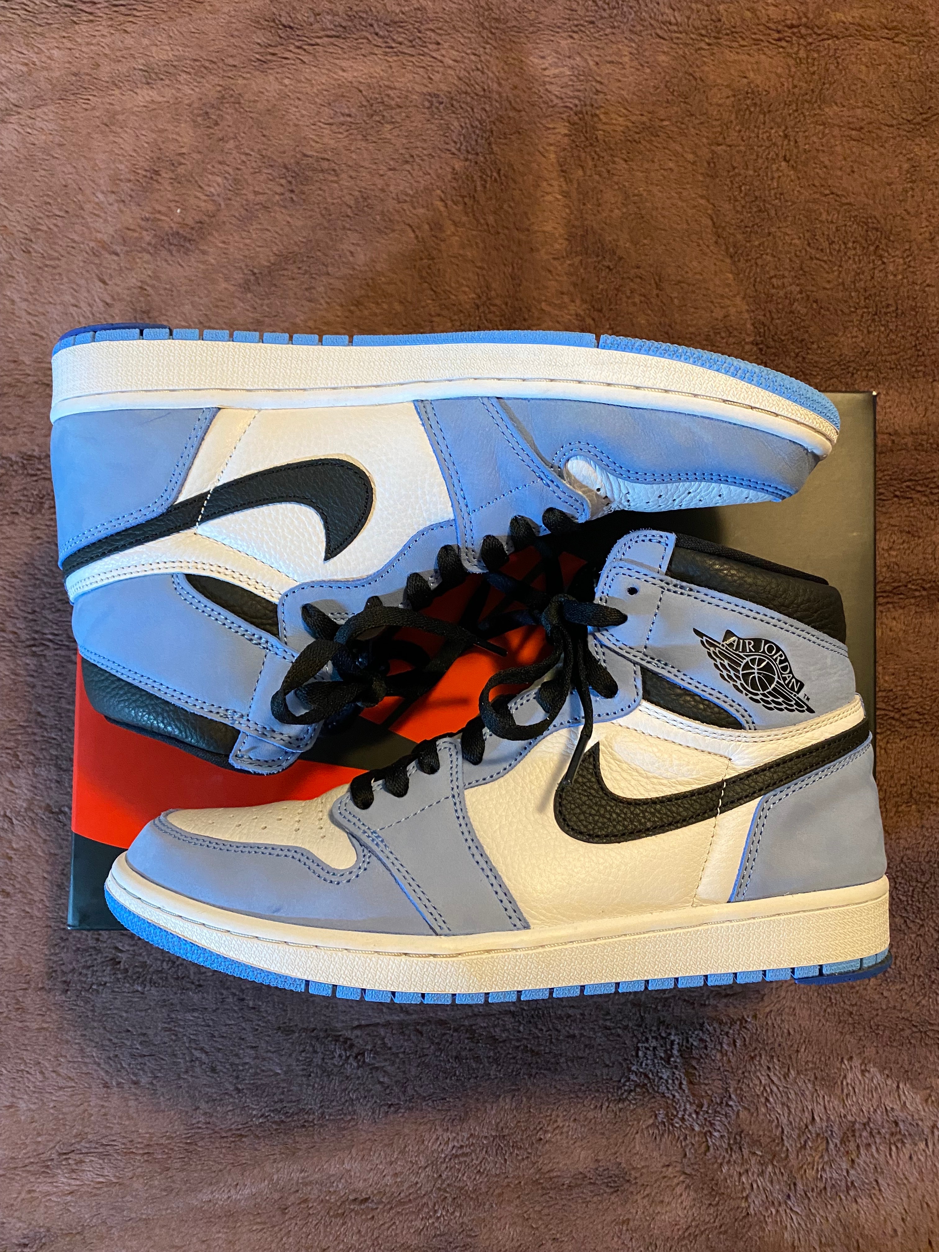 Nike Air Jordan 1 High OG "University Blue"