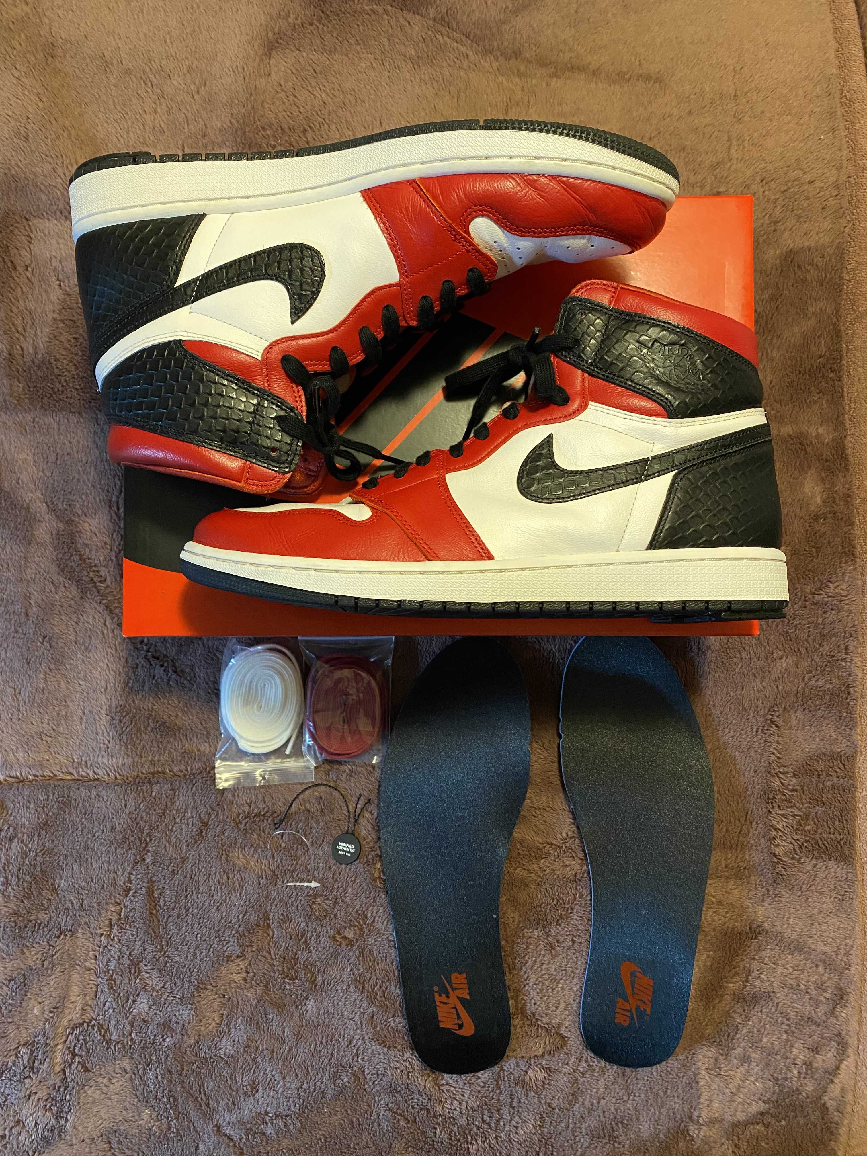 Nike Women's Air Jordan 1 High OG "Satin Red"