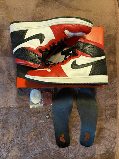 Nike Women's Air Jordan 1 High OG "Satin Red"