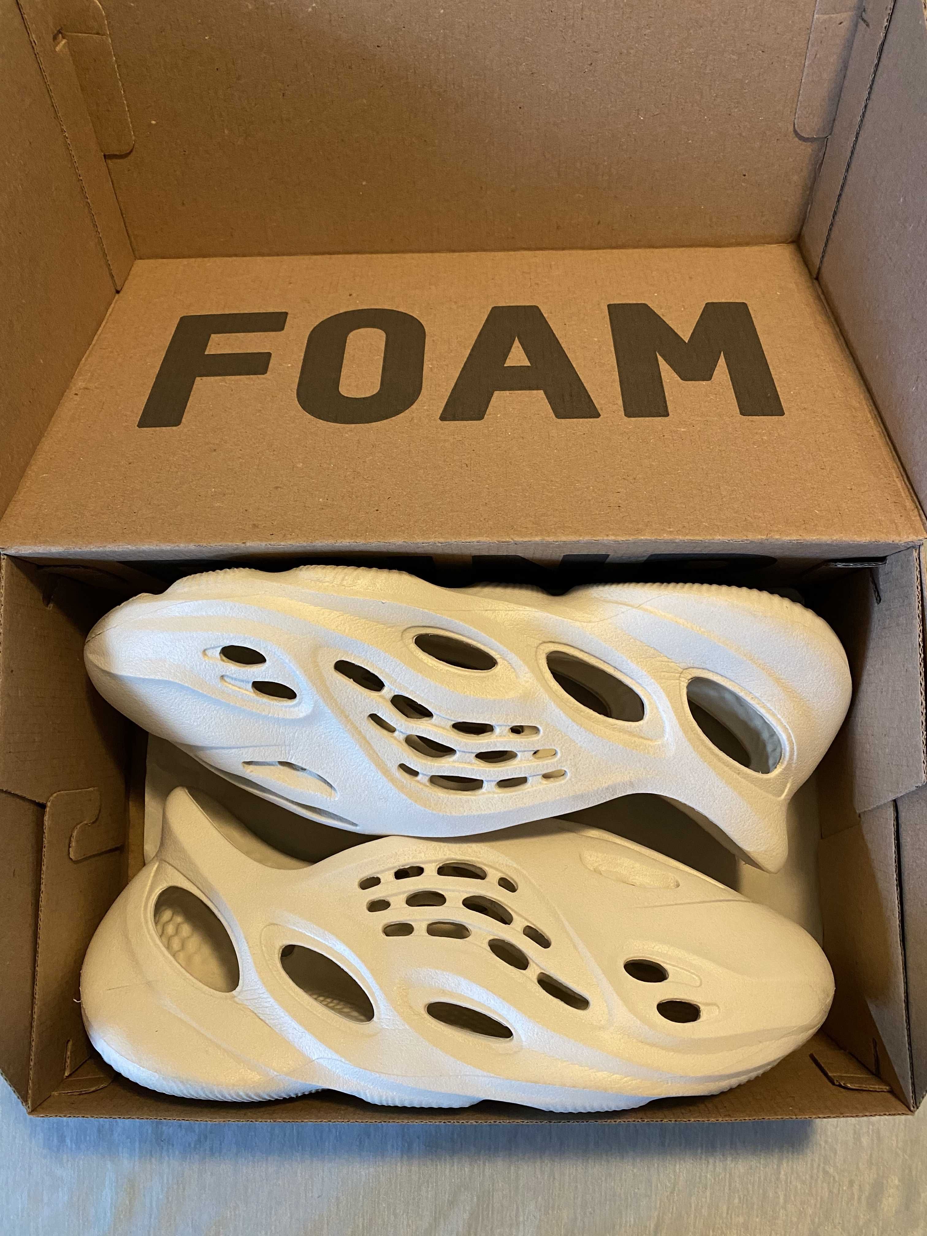 adidas YEEZY Foam Runner "Sand"