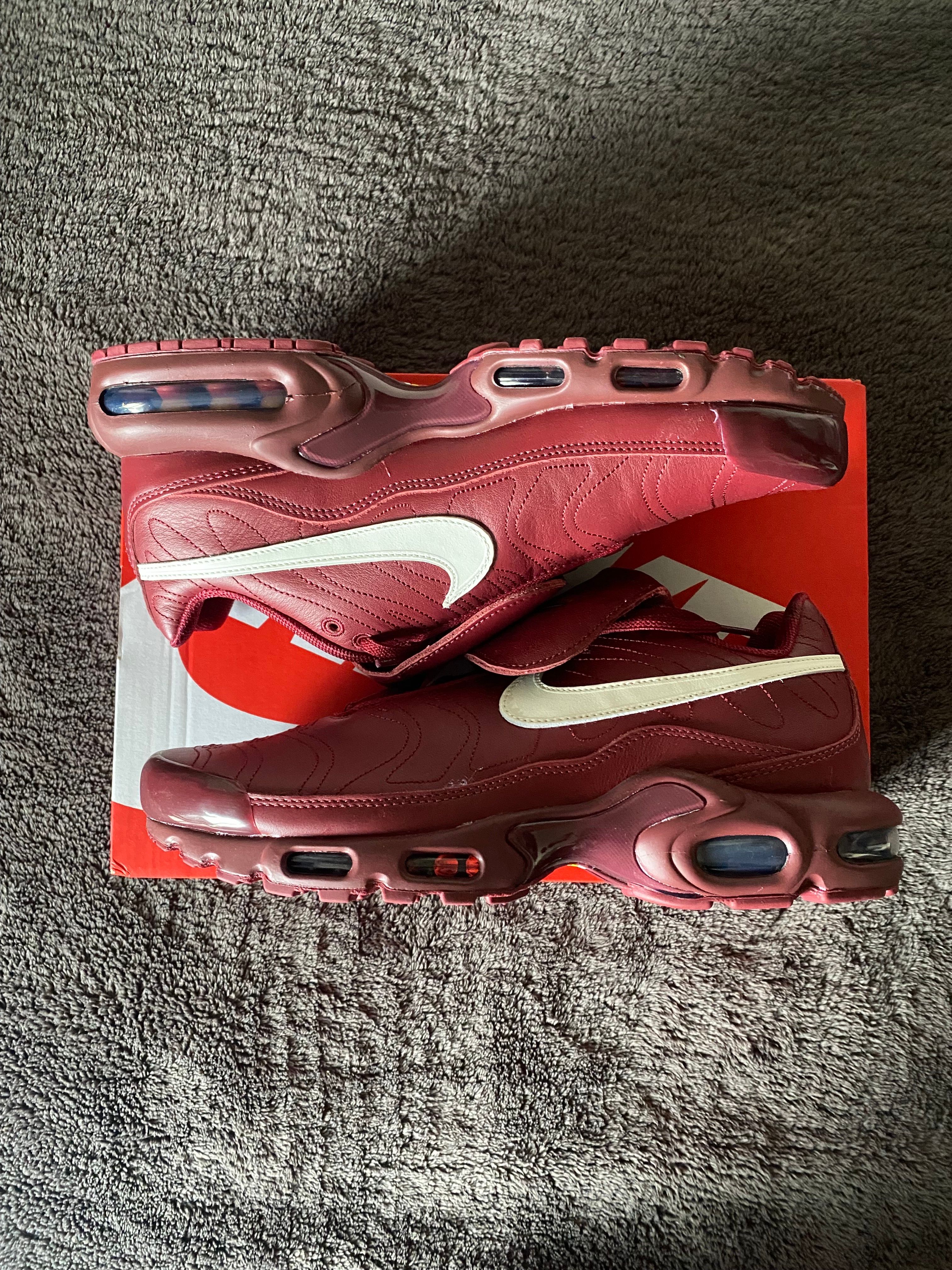 Nike Air Max Plus Tiempo "Team Red and Sail"