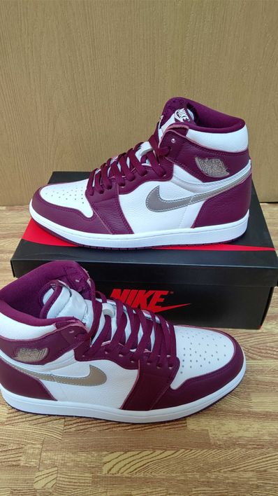 Nike Air Jordan 1 High OG "Bordeaux"