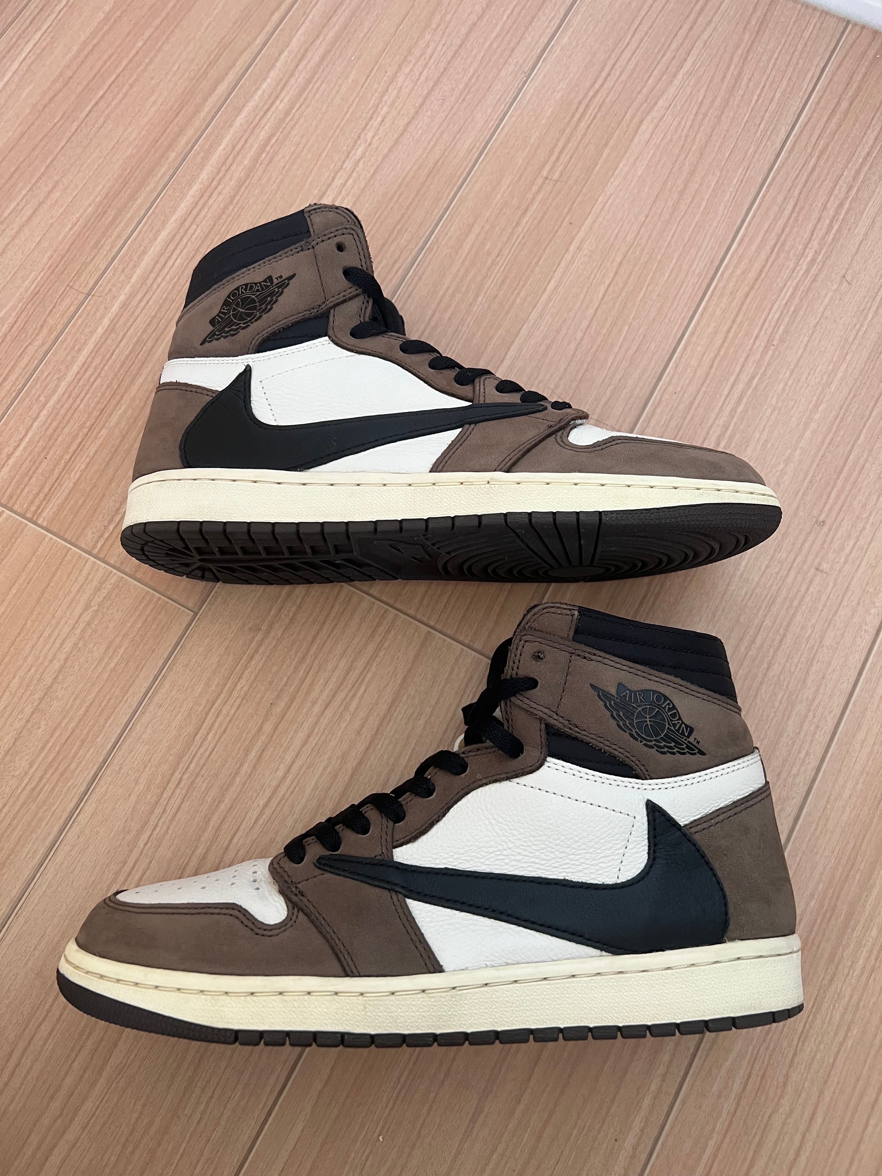 Travis Scott × Nike Air Jordan 1 Retro High OG TS SP "Sail/Dark Mocha"