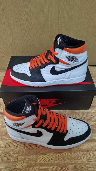 Nike Air Jordan 1 Retro High OG "Electro Orange"
