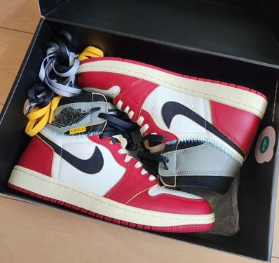UNION × Nike Air Jordan 1 Retro High OG "Chicago/Shadow"