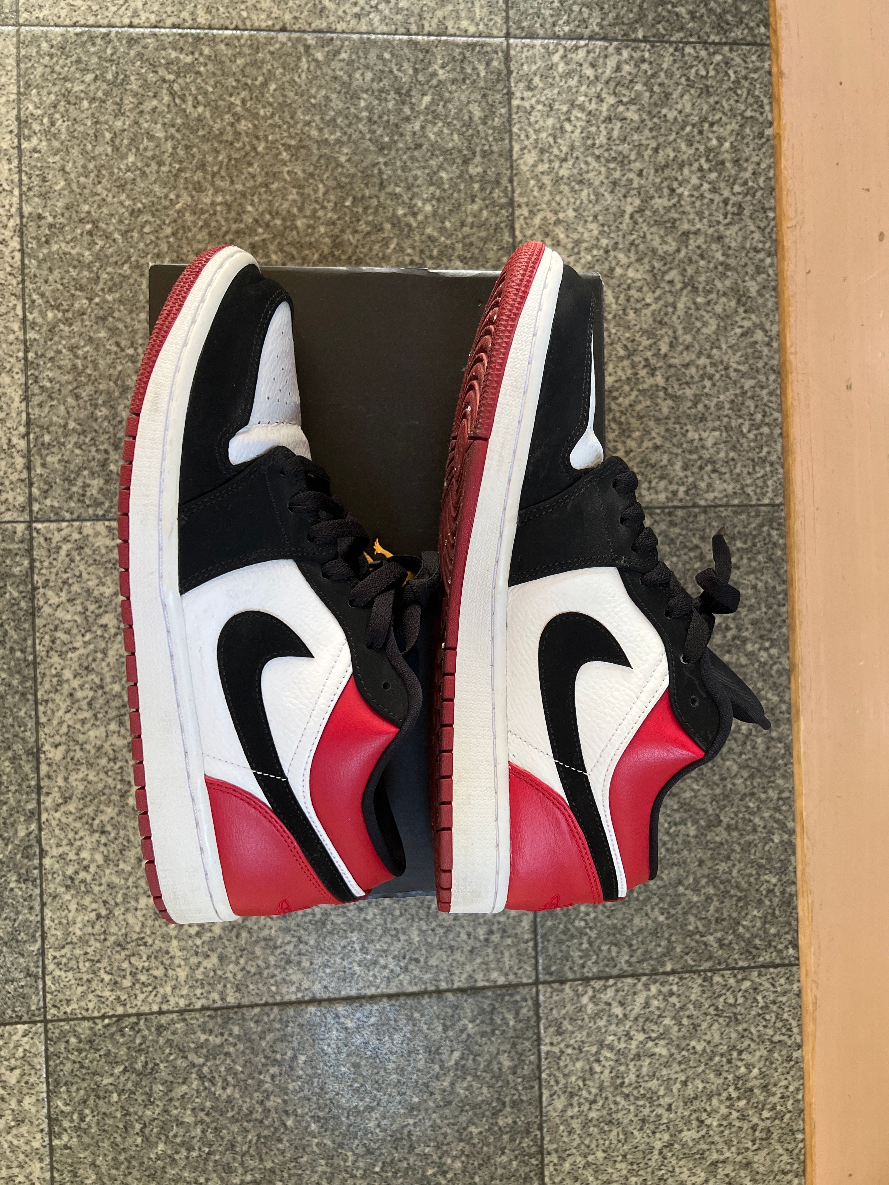 Nike Air Jordan 1 Low "Black Toe"