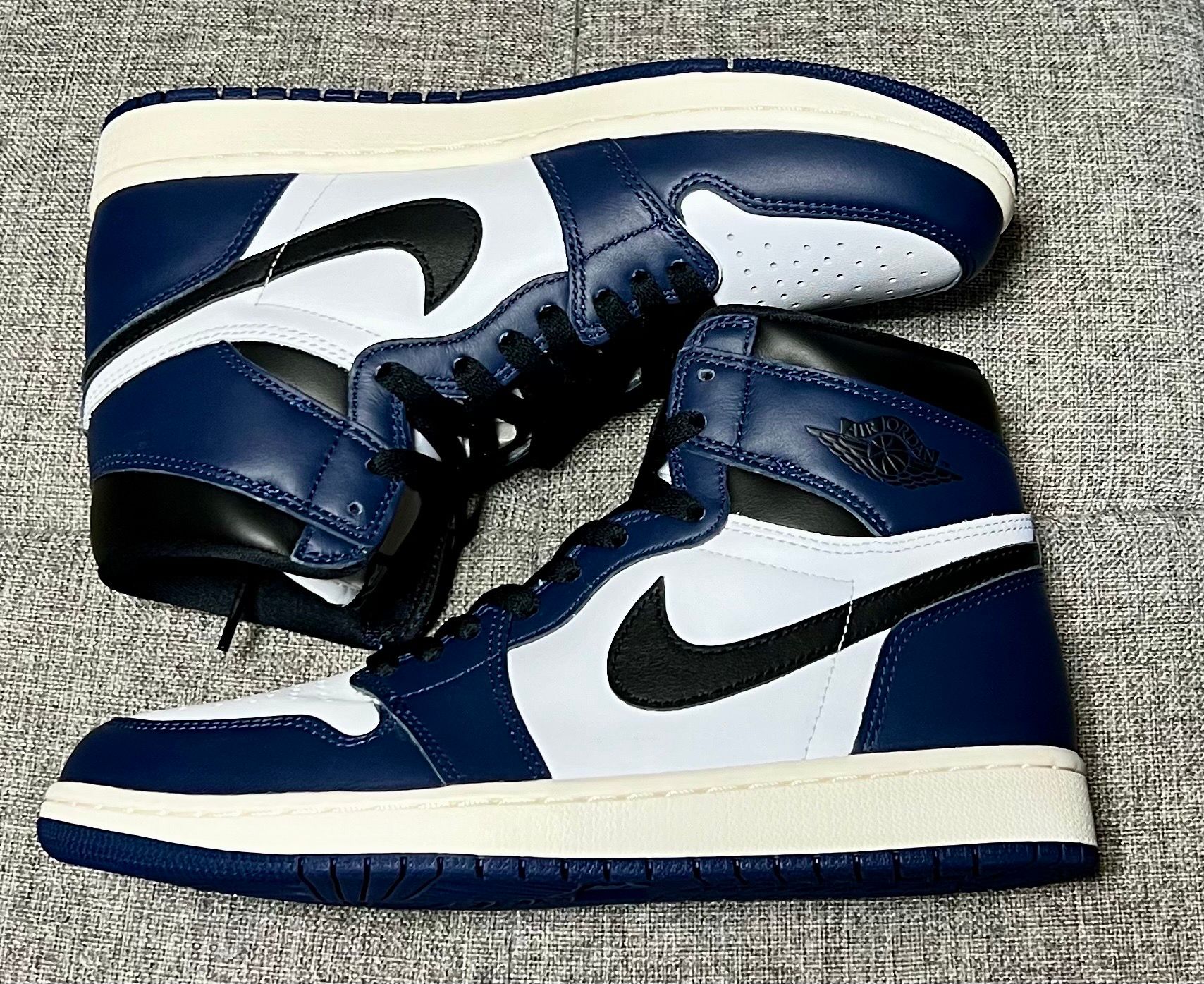 Nike Air Jordan 1 Retro High OG "Midnight Navy"