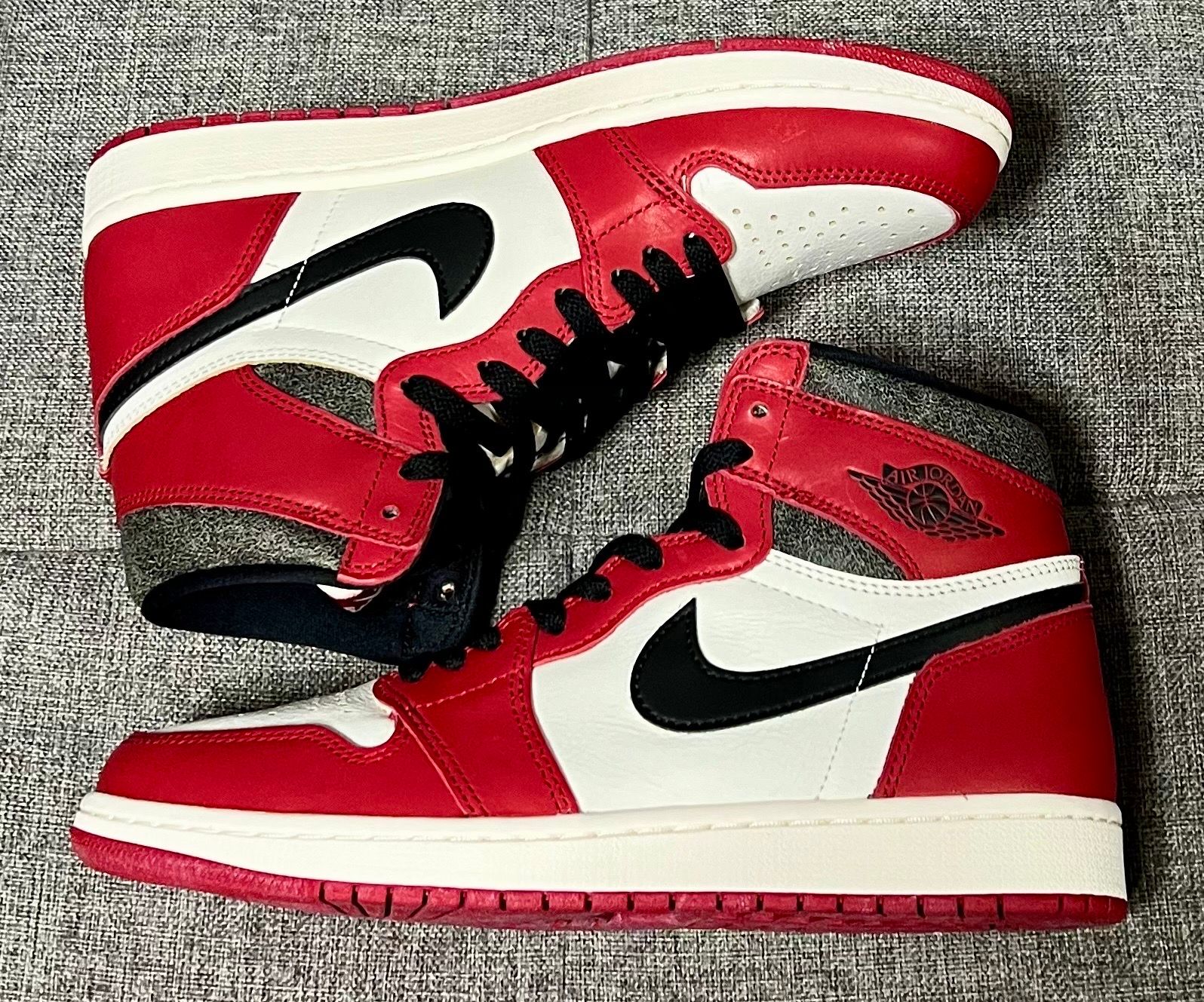 Nike Air Jordan 1 High OG "Lost & Found/Chicago"