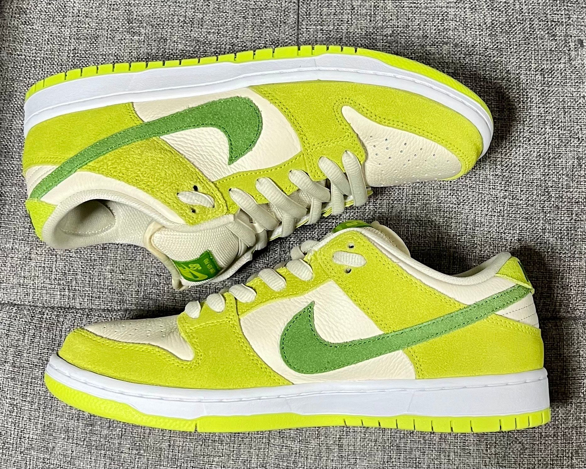 Nike SB Dunk Low "Green Apple"
