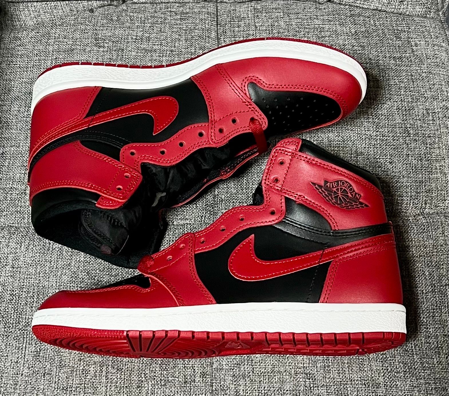 Nike Air Jordan 1 High ’85 "Varsity Red"