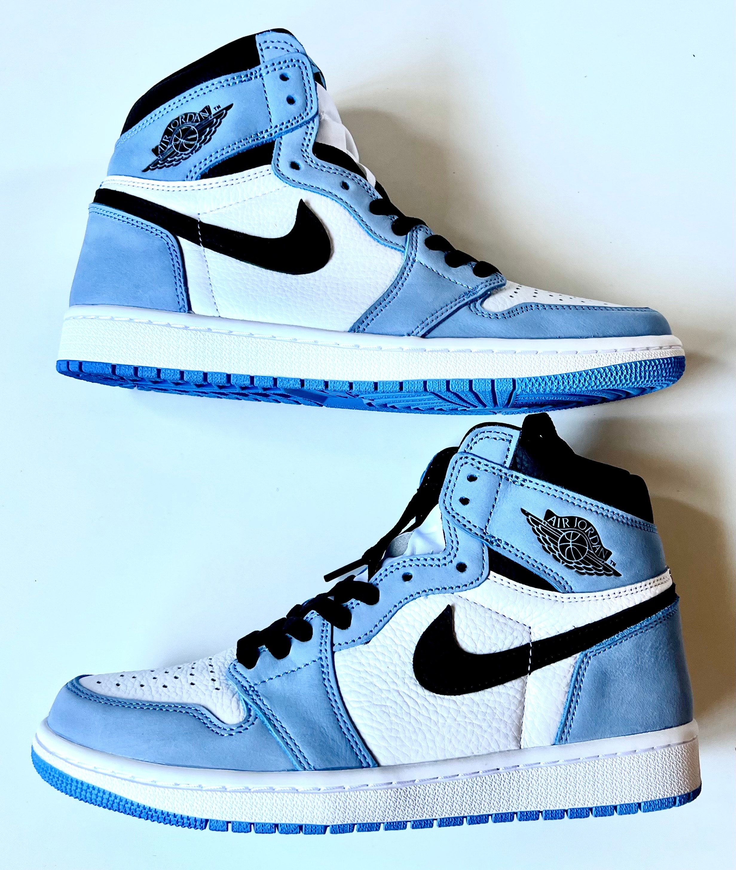 Nike Air Jordan 1 High OG "University Blue"