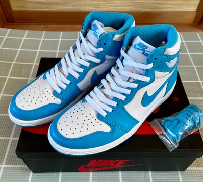 Nike Air Jordan 1 Retro High "UNC"