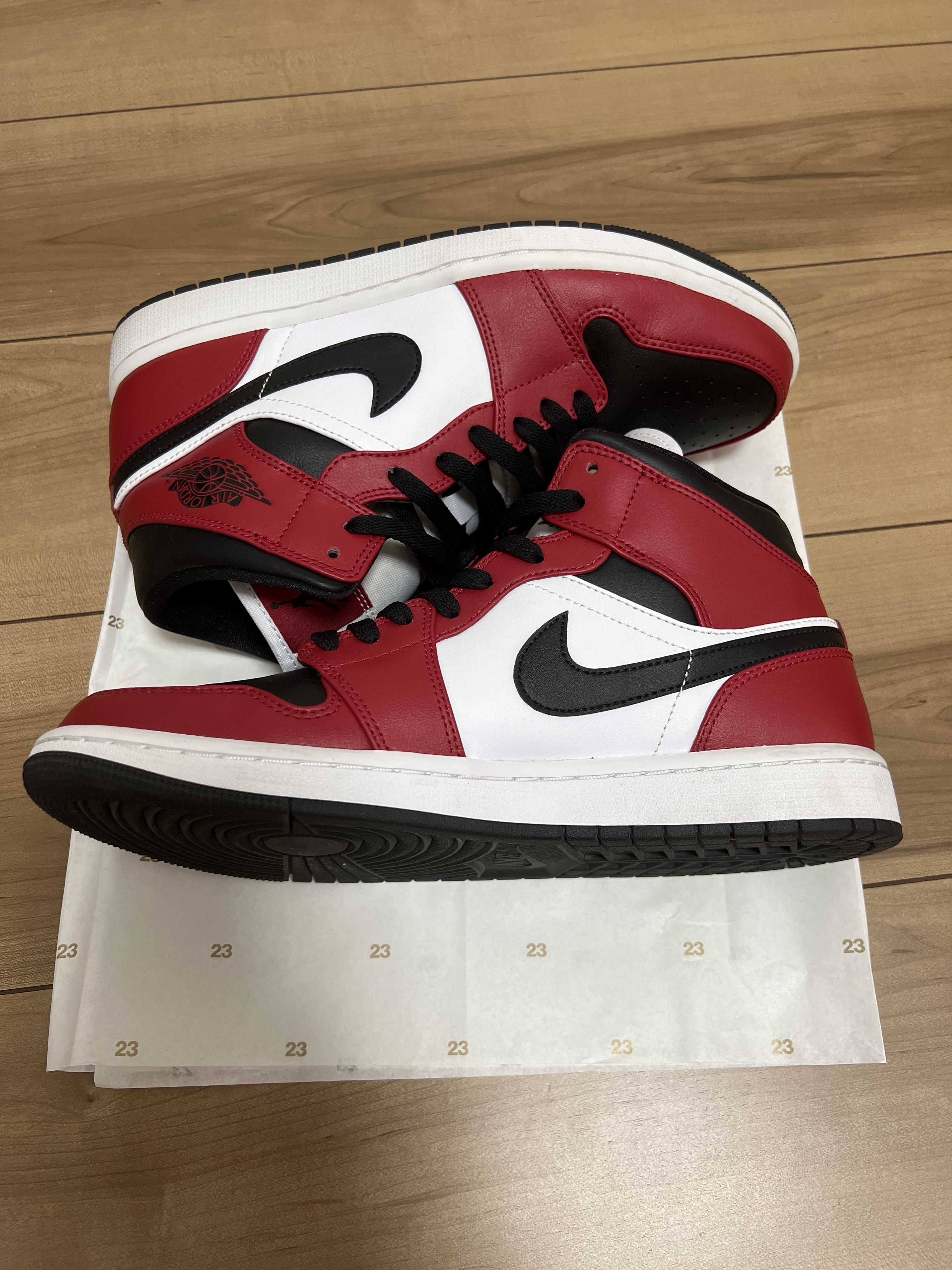 Nike Air Jordan 1 Mid "Chicago Black Toe"