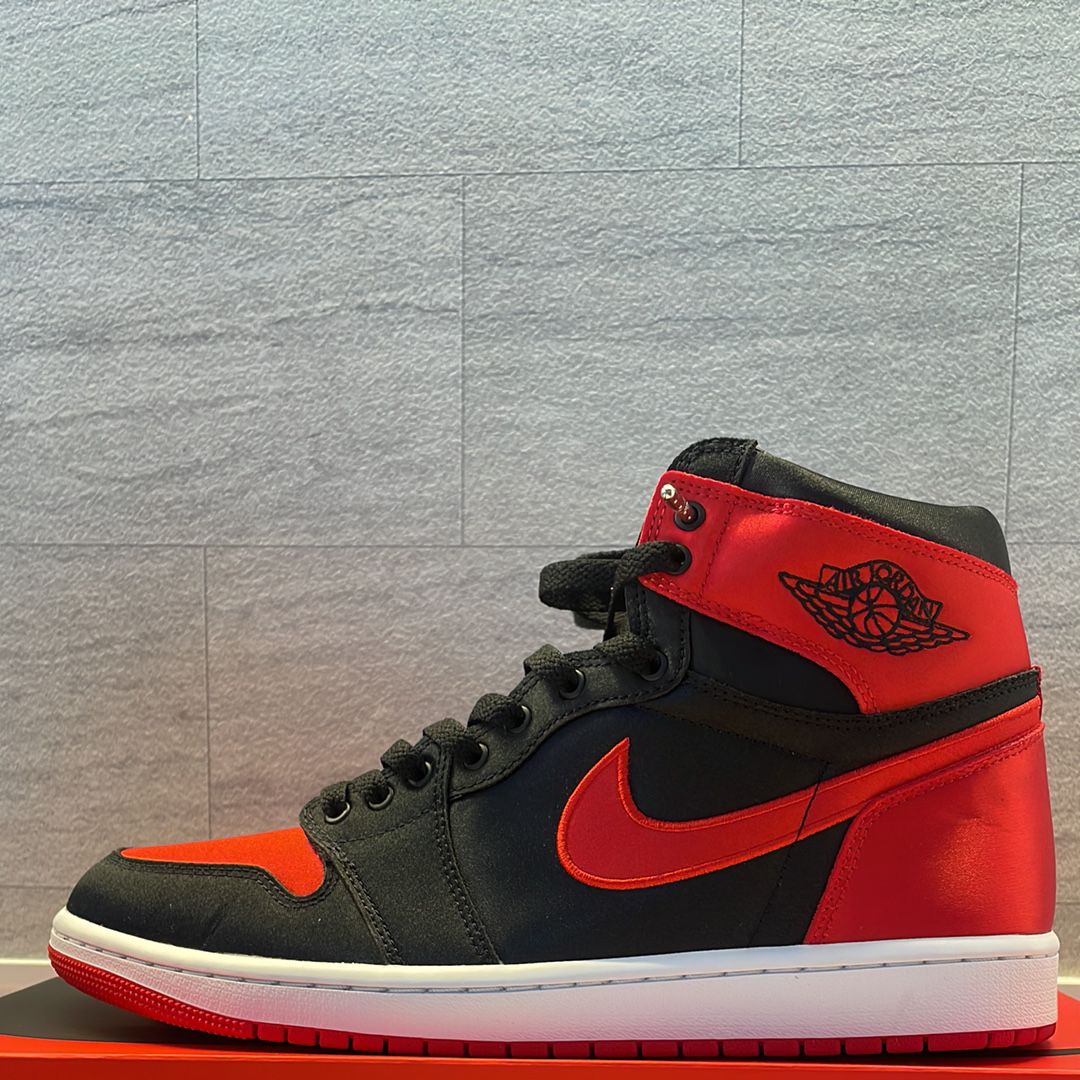 Nike Women's Air Jordan 1 Retro High OG "Satin Bred"