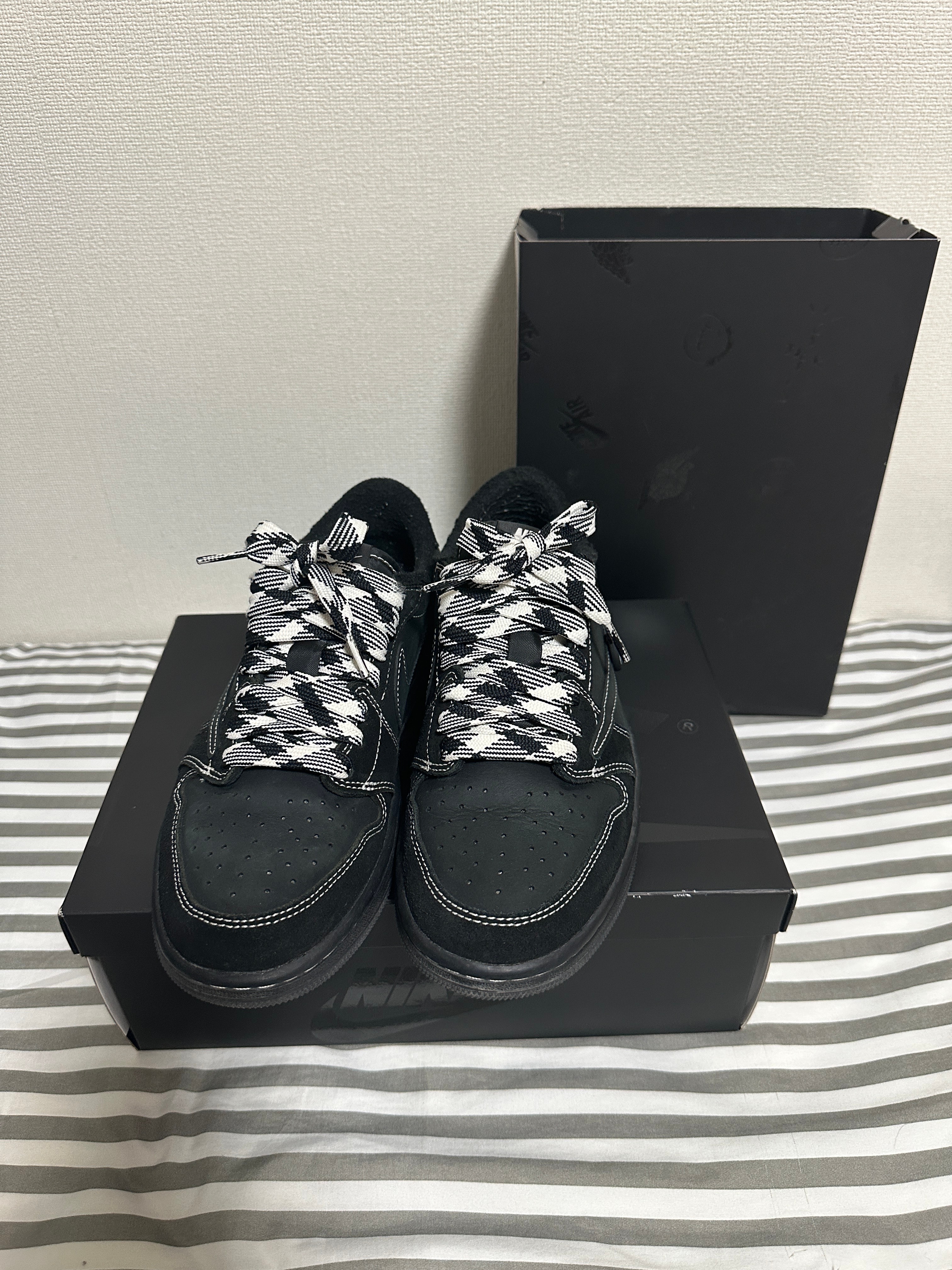 Travis Scott × Nike Air Jordan 1 Low OG SP "Black Phantom"