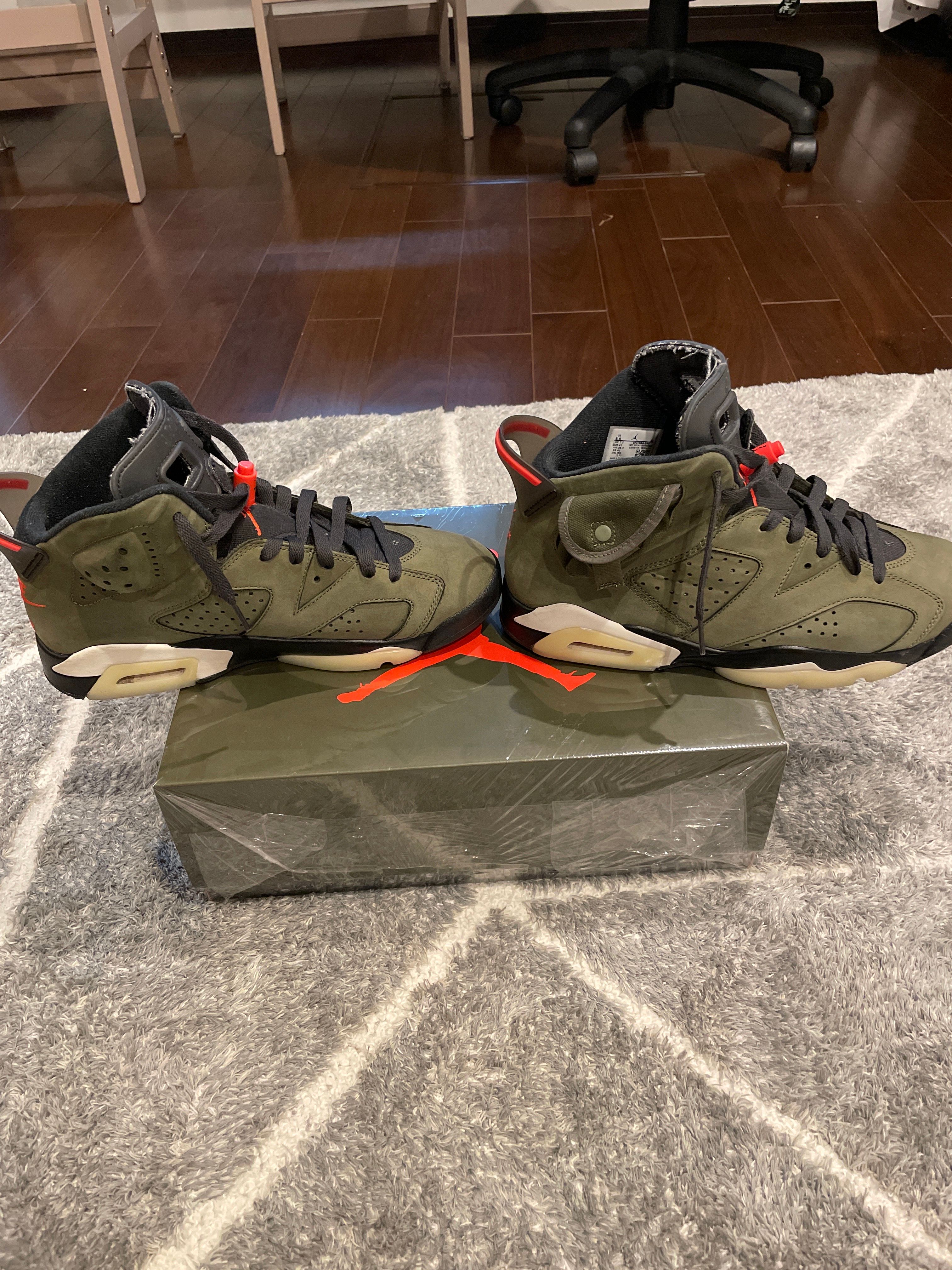 Travis Scott × Nike Air Jordan 6 Retro "Medium Olive"