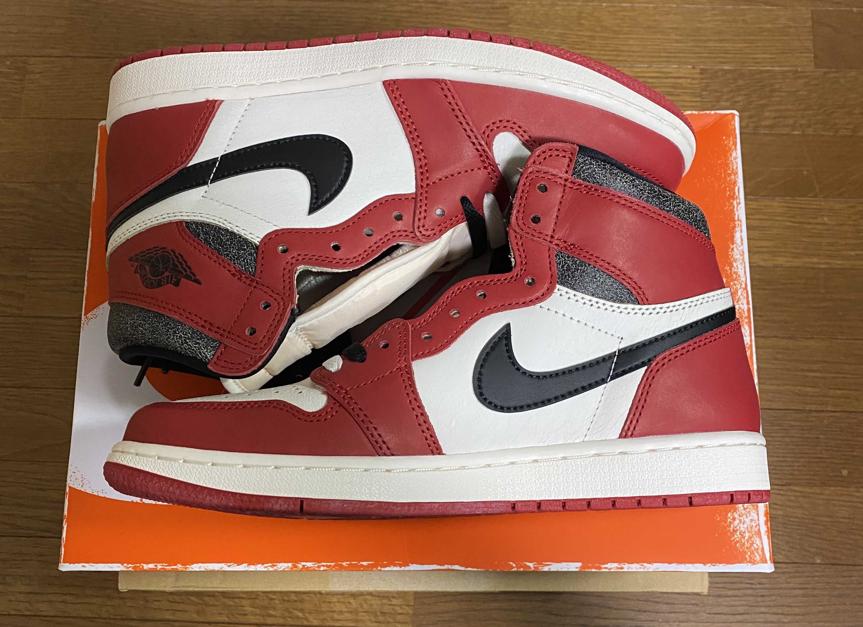 Nike Air Jordan 1 High OG "Lost & Found/Chicago"