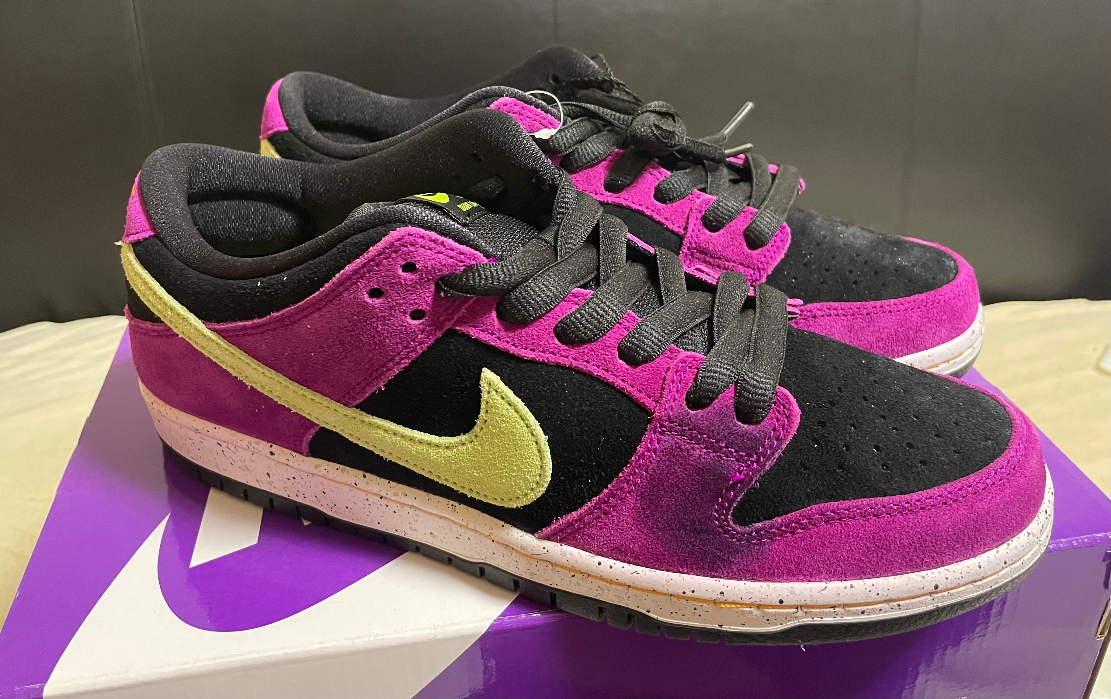 Nike SB Dunk Low "Red Plum"