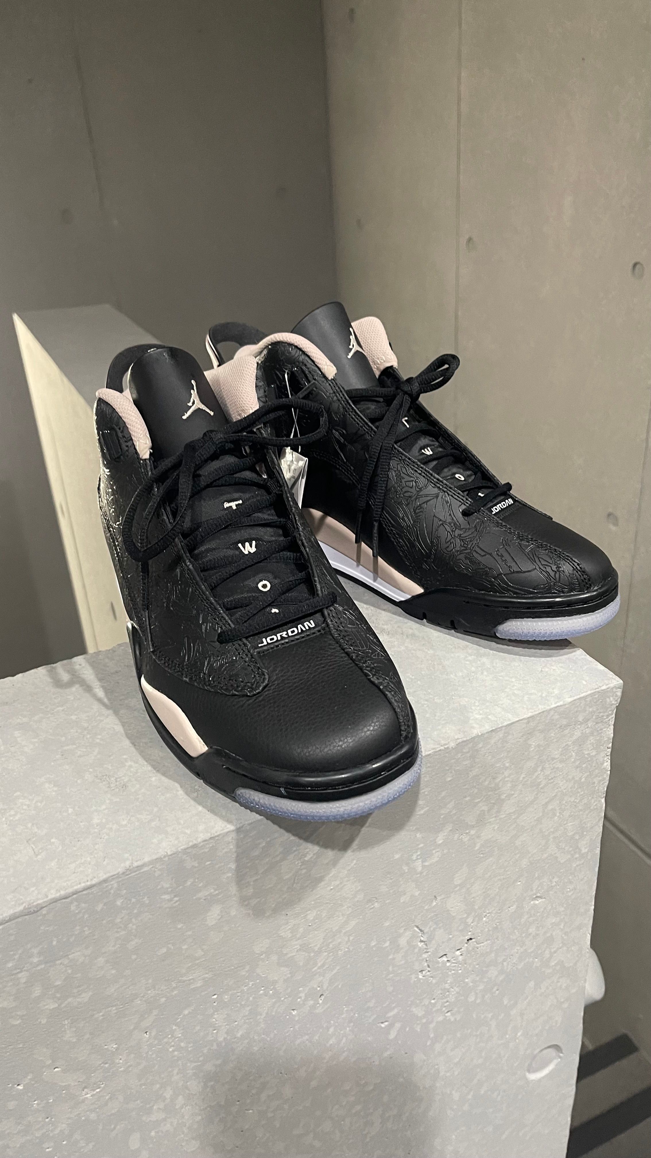 ナイキ エアジョーダン ダブ ゼロ "ブラック/ホワイト/フォッシル ストーン"