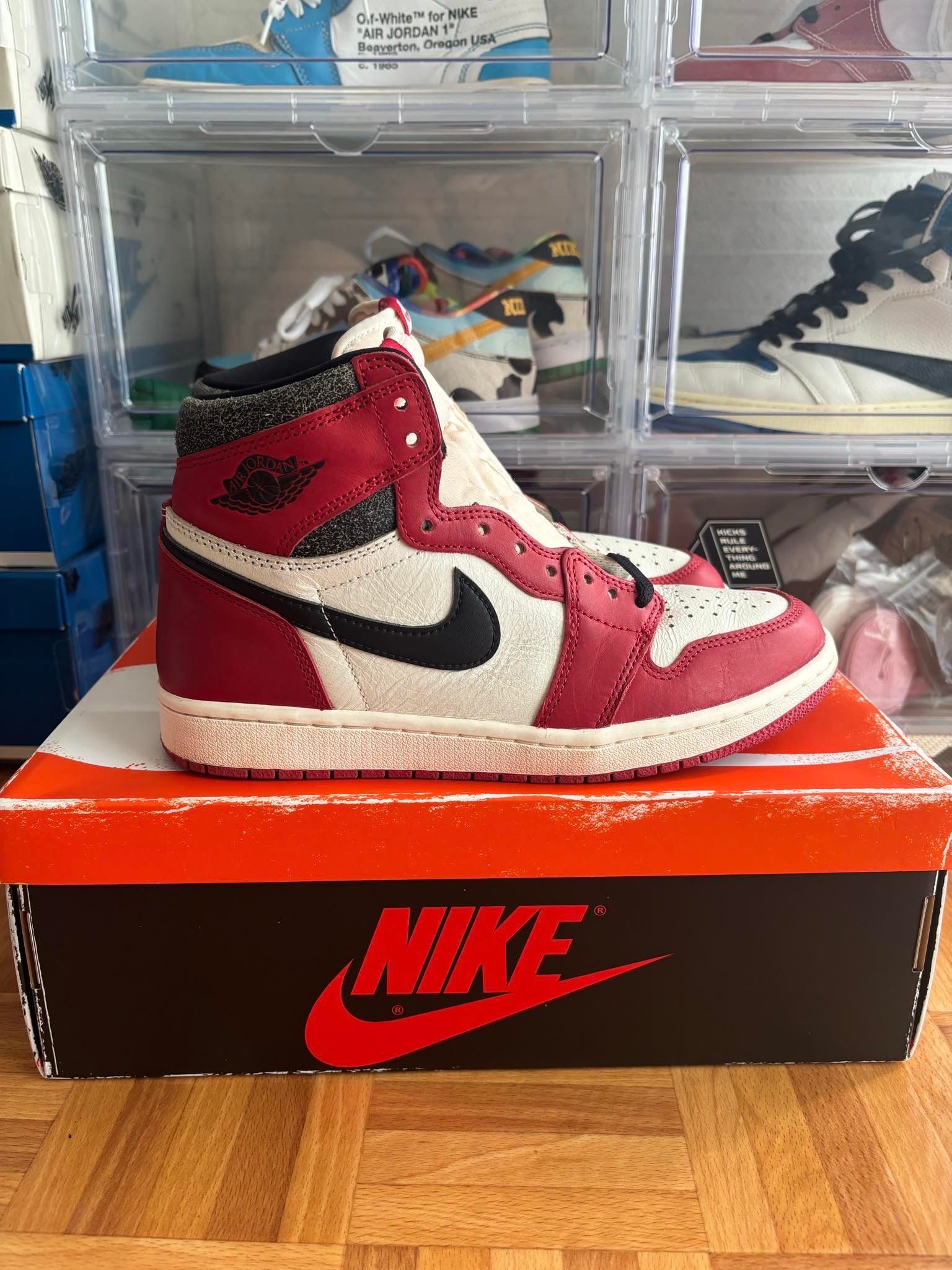 Nike Air Jordan 1 High OG "Lost & Found/Chicago"