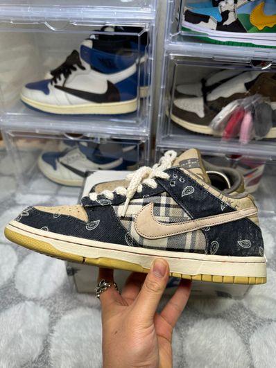 Travis Scott × Nike SB Dunk Low "Black/Parachute Beige"