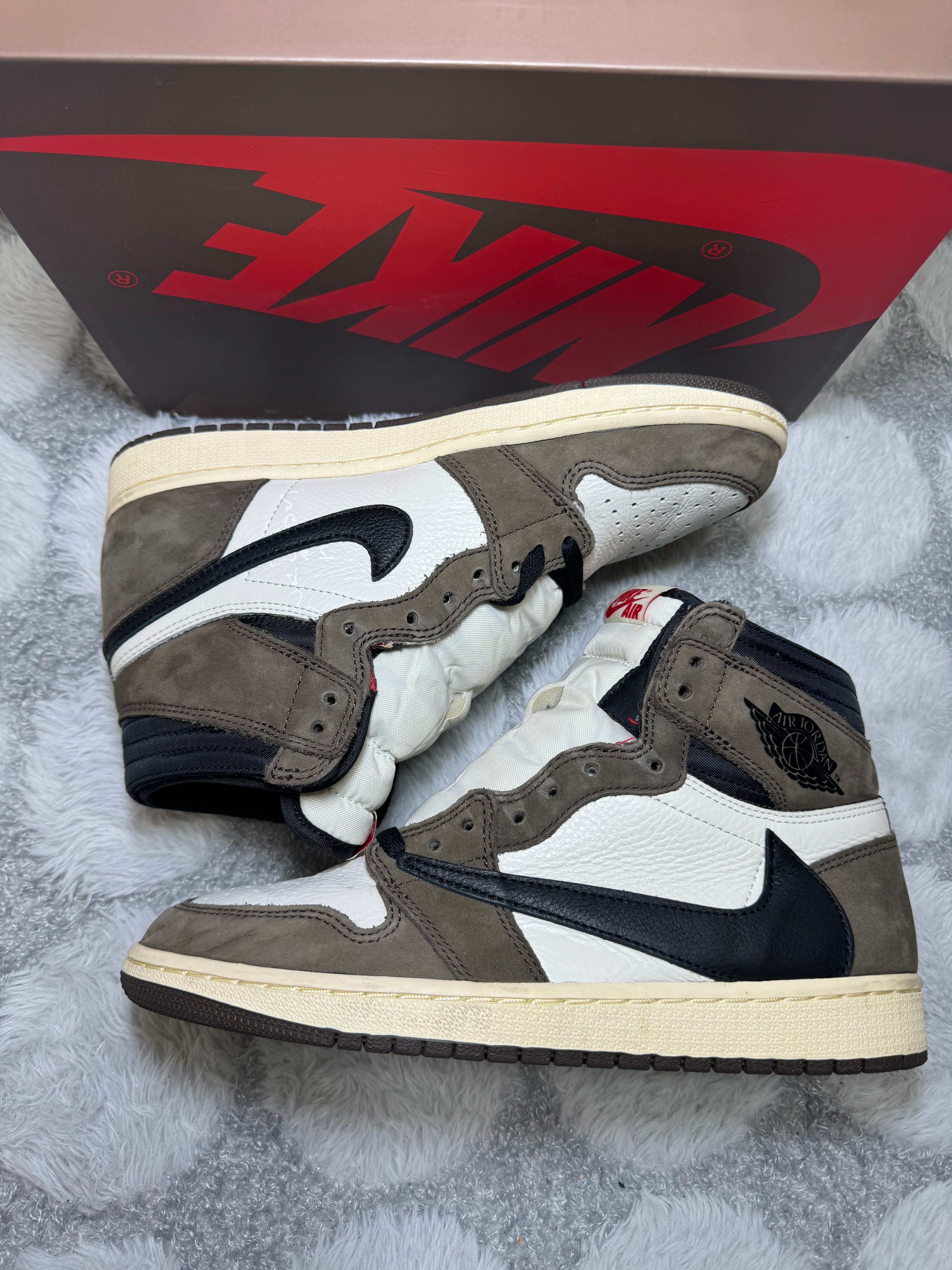 Travis Scott × Nike Air Jordan 1 Retro High OG TS SP "Sail/Dark Mocha"